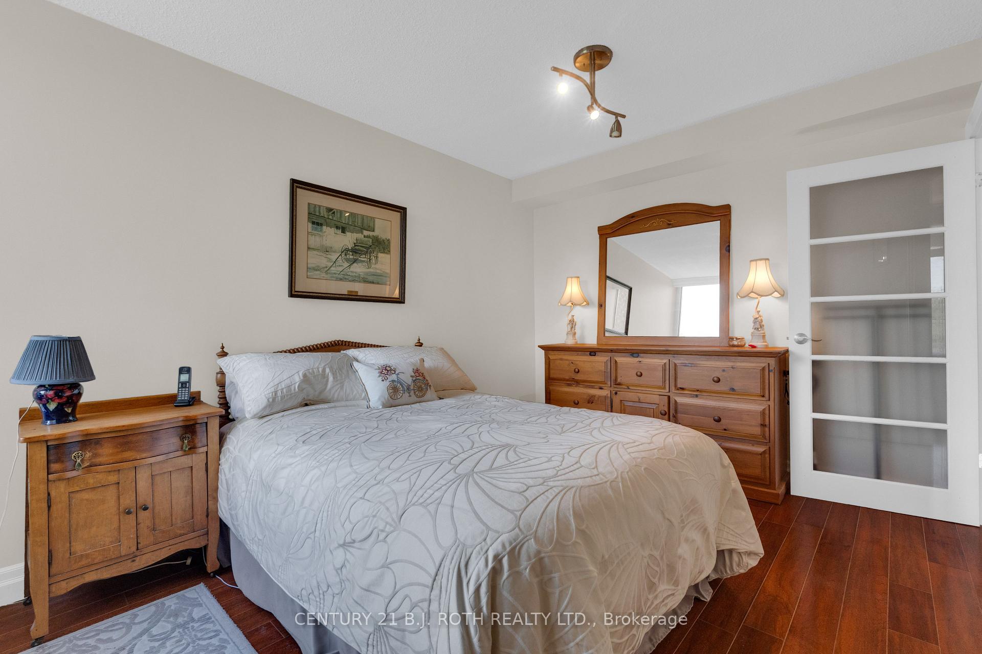 Photo 19 of Unit 1401, 181 Collier Street, Barrie, North Shore — HOMEH