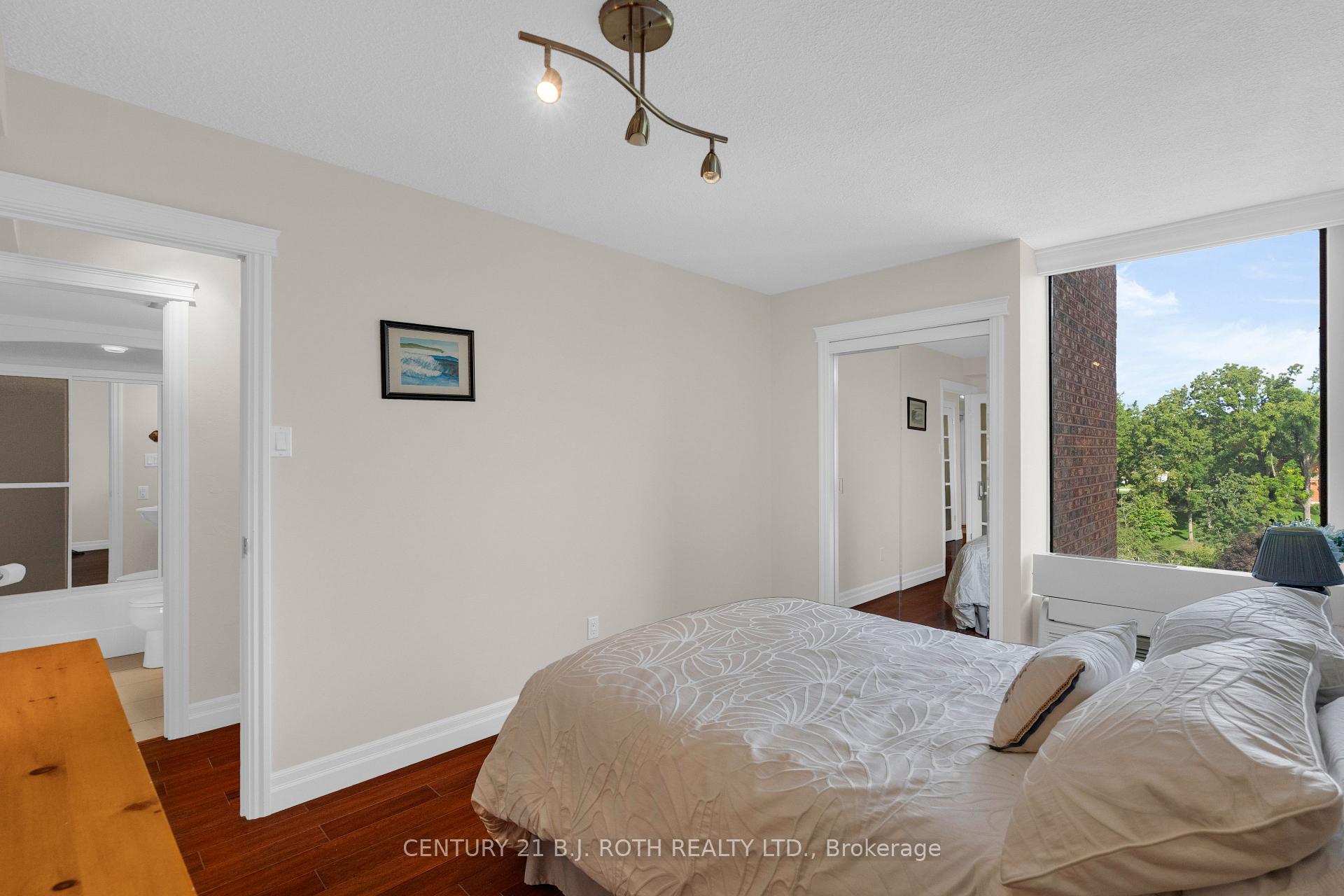 Photo 21 of Unit 1401, 181 Collier Street, Barrie, North Shore — HOMEH