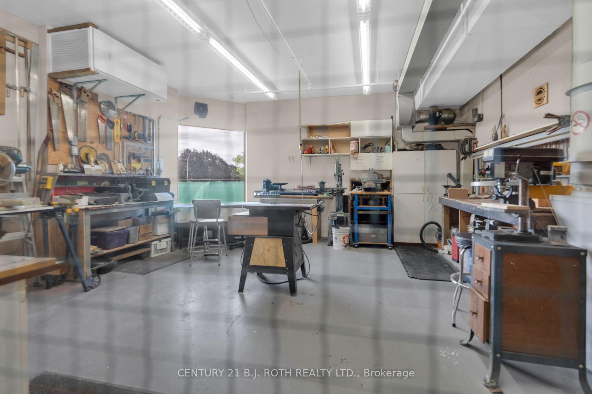 Photo 33 of Unit 1401, 181 Collier Street, Barrie, North Shore — HOMEH