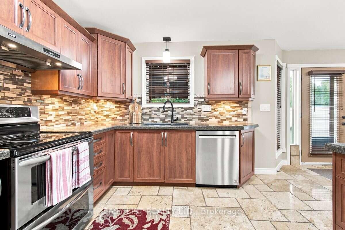 Photo 26 of 5929 Rosewood Crescent, LaSalle — HOMEH
