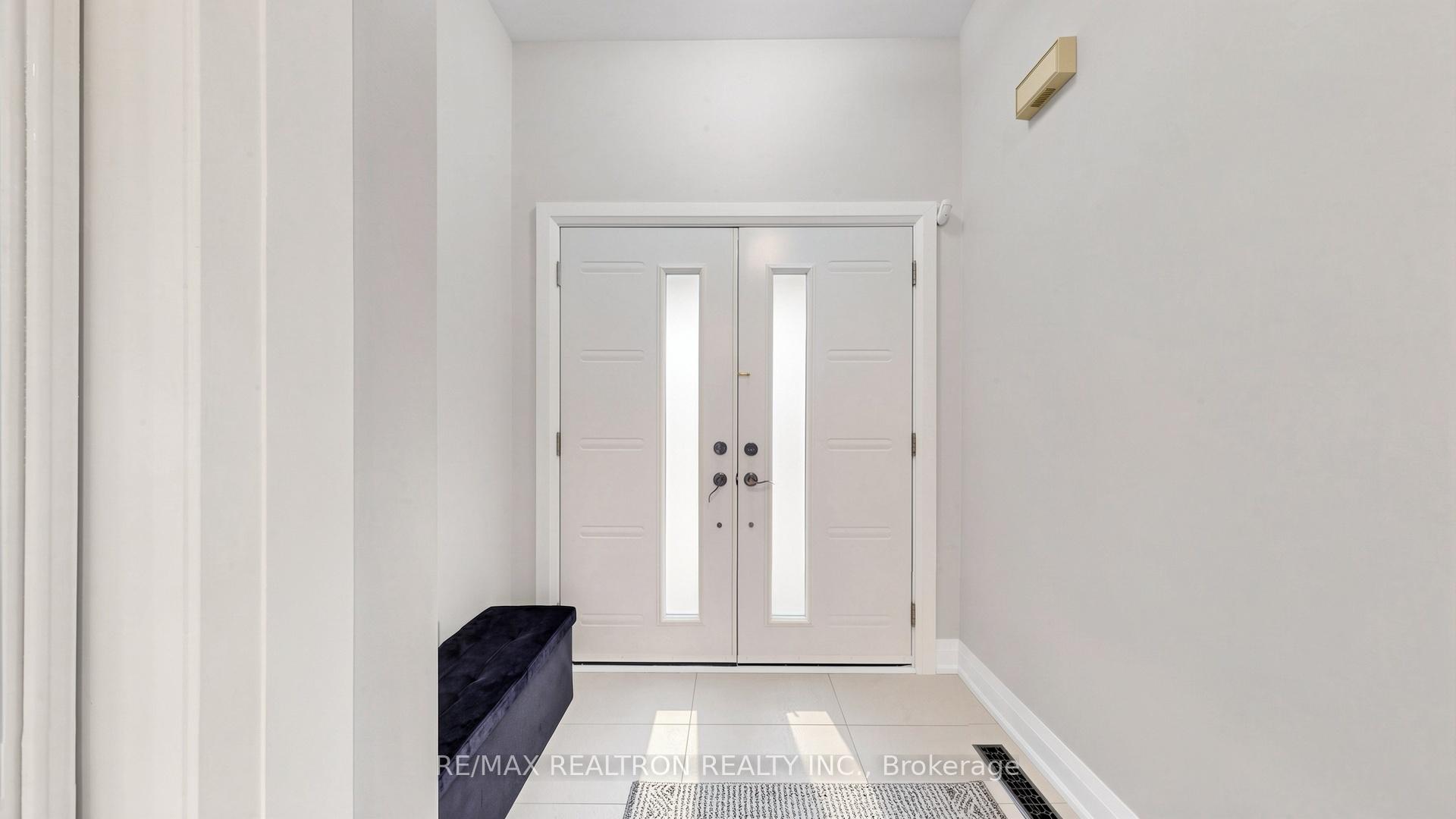 Photo 3 of 492 Pleasant Ridge Avenue, Vaughan, Patterson — HOMEH