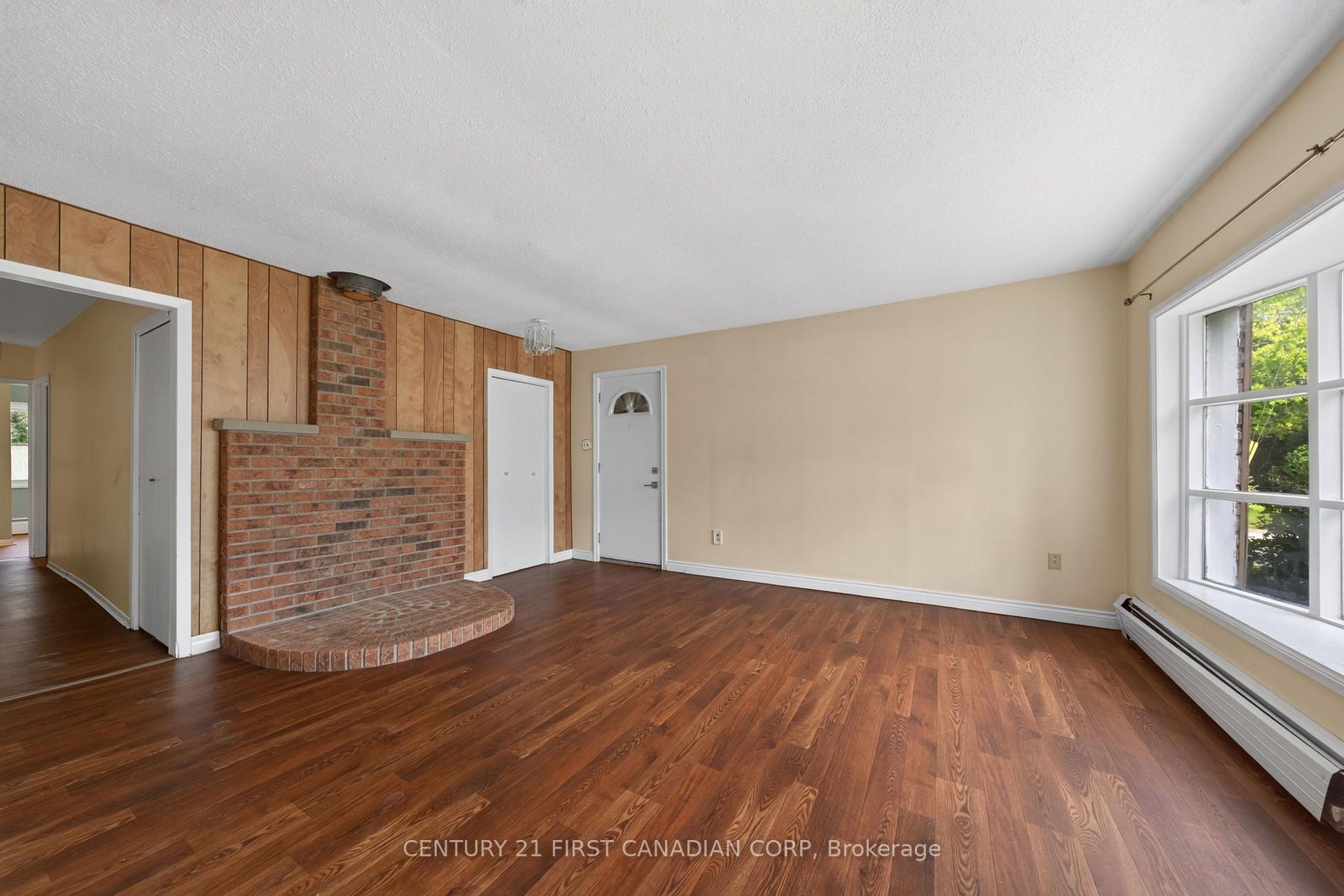 Photo 5 of 9 Park Crescent, Middlesex Centre, Poplar Hill — HOMEH