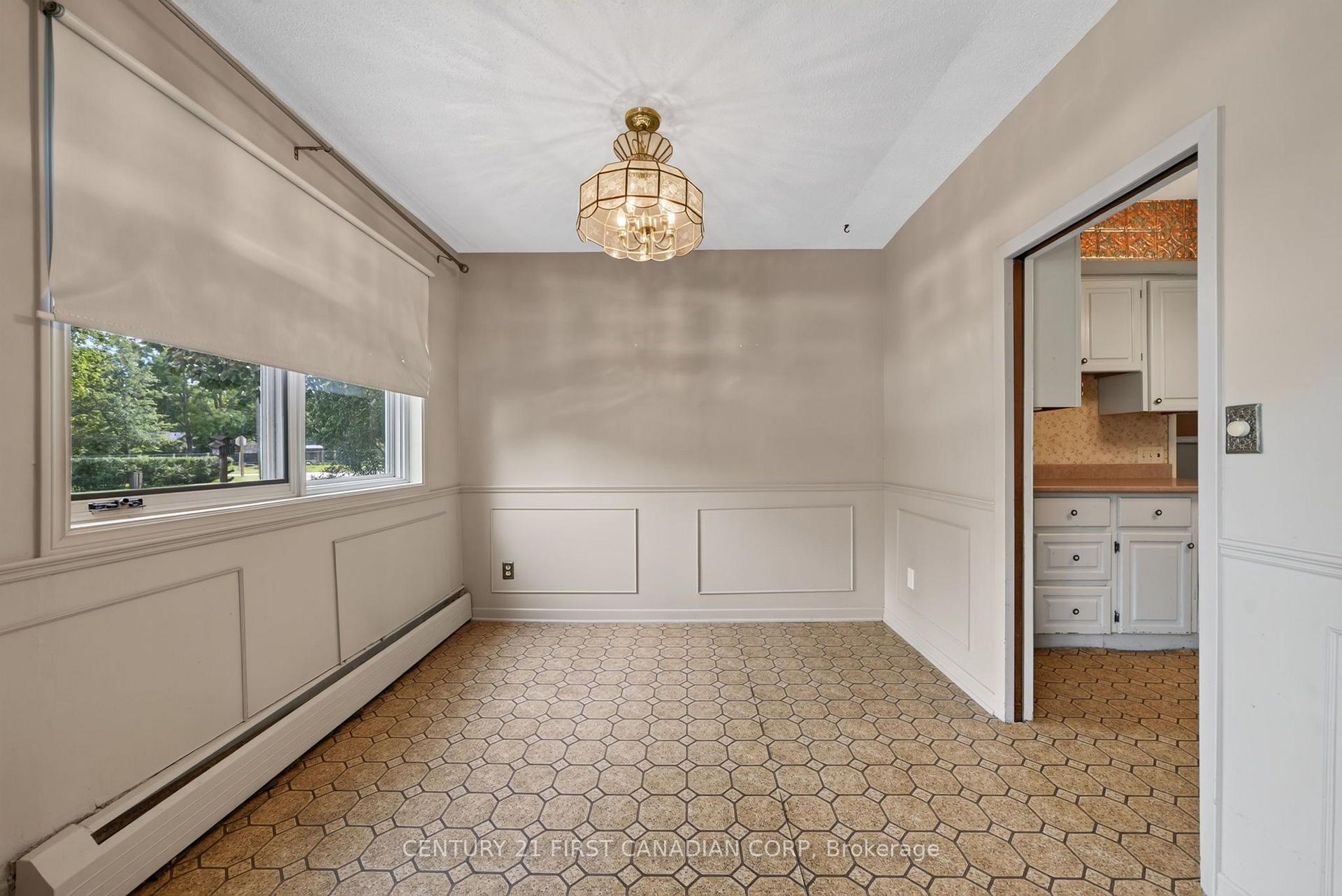 Photo 8 of 9 Park Crescent, Middlesex Centre, Poplar Hill — HOMEH
