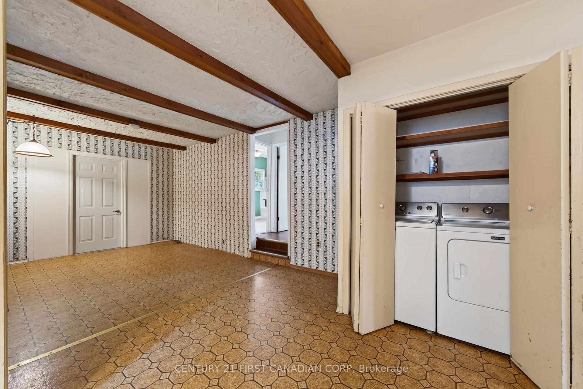 Photo 16 of 9 Park Crescent, Middlesex Centre, Poplar Hill — HOMEH