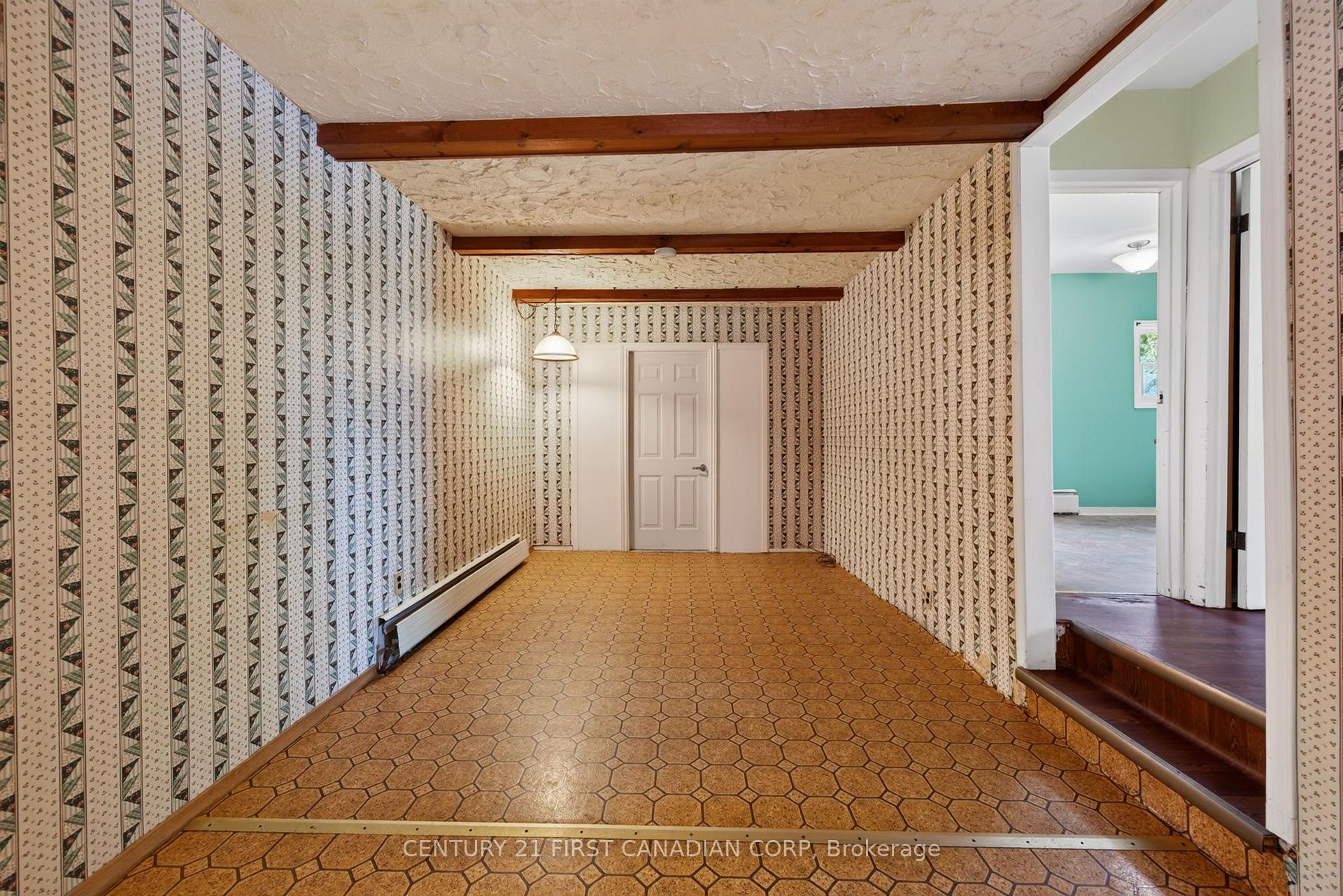 Photo 17 of 9 Park Crescent, Middlesex Centre, Poplar Hill — HOMEH