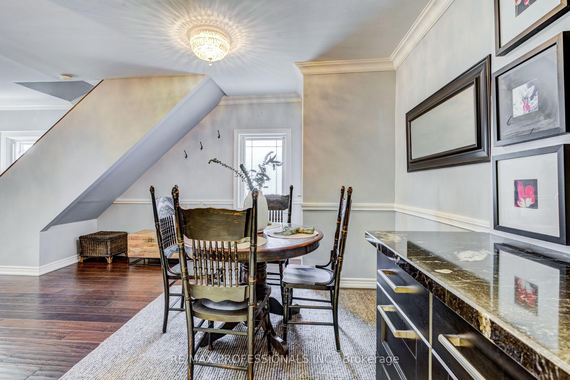 Photo 10 of 39 Rosemeade Avenue, Etobicoke, Stonegate-Queensway — HOMEH