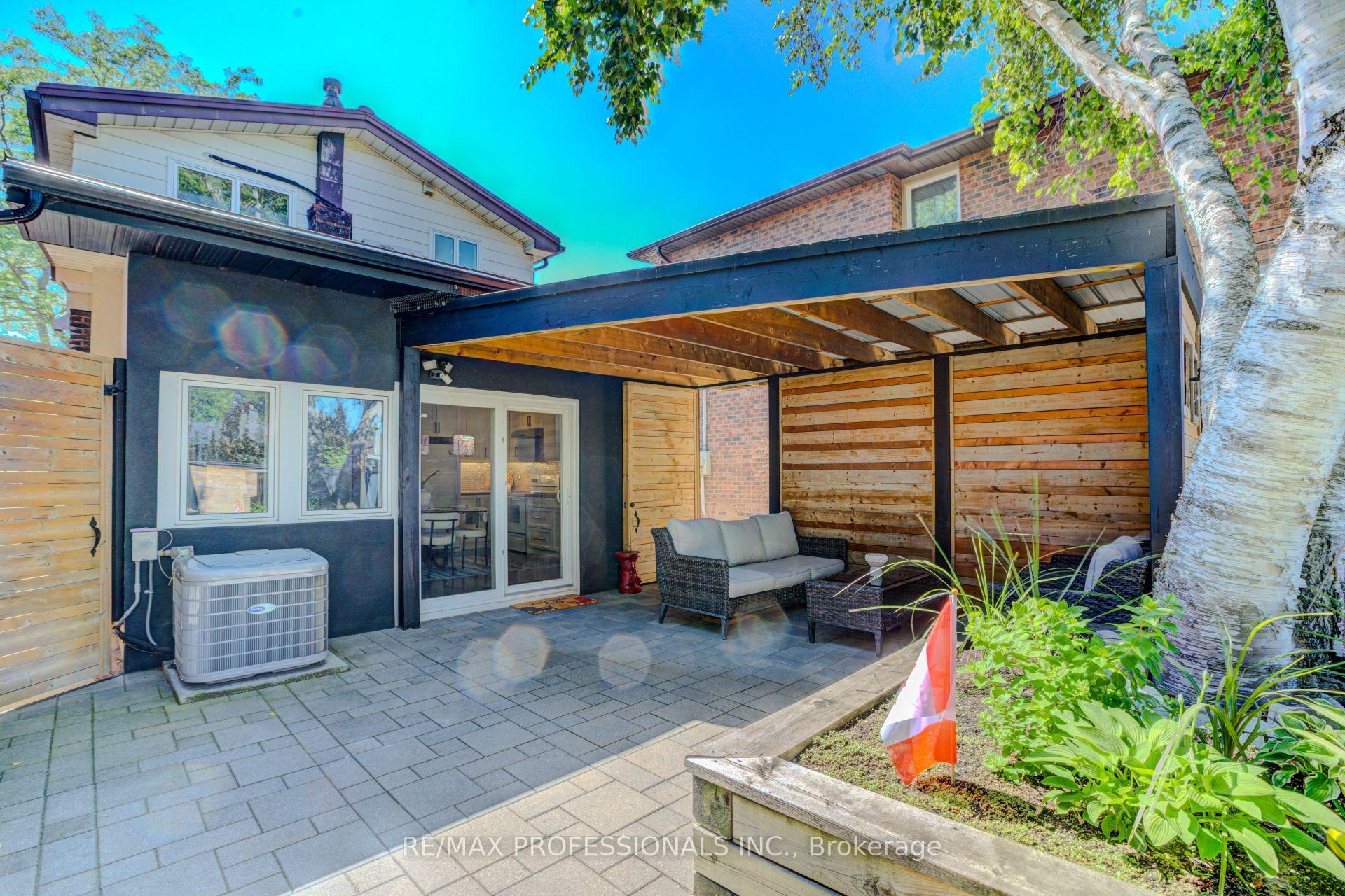 Photo 41 of 39 Rosemeade Avenue, Etobicoke, Stonegate-Queensway — HOMEH