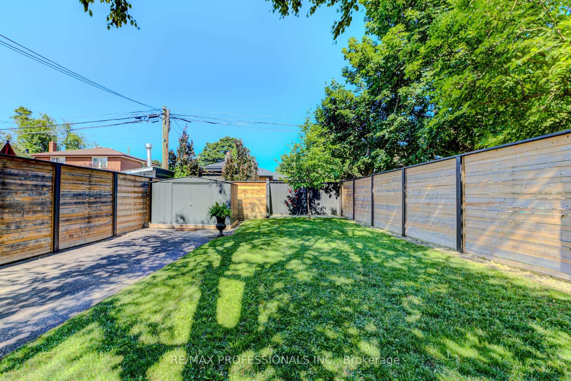 Photo 42 of 39 Rosemeade Avenue, Etobicoke, Stonegate-Queensway — HOMEH
