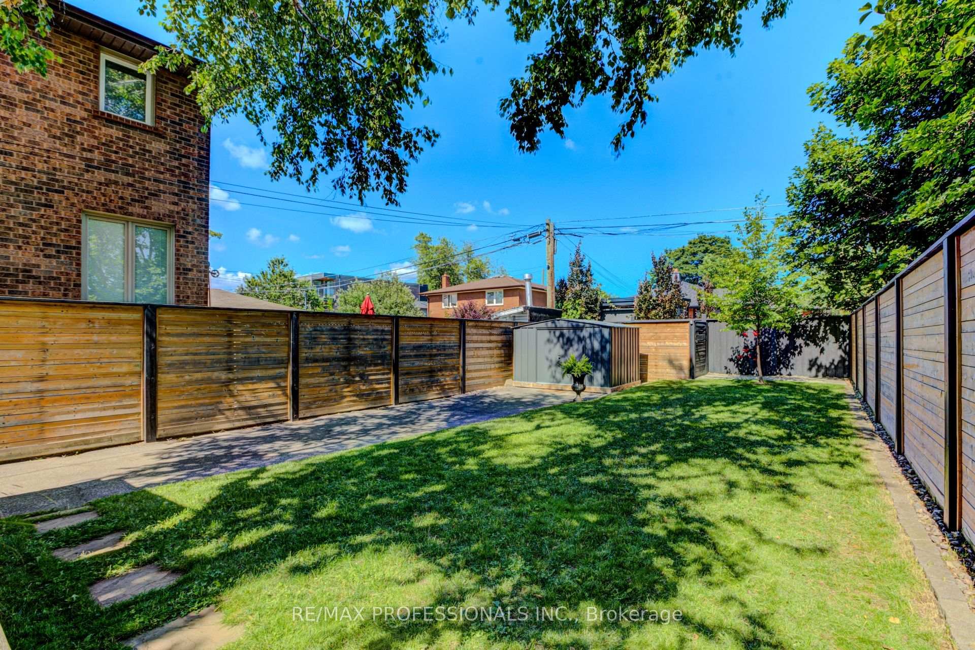 Photo 43 of 39 Rosemeade Avenue, Etobicoke, Stonegate-Queensway — HOMEH