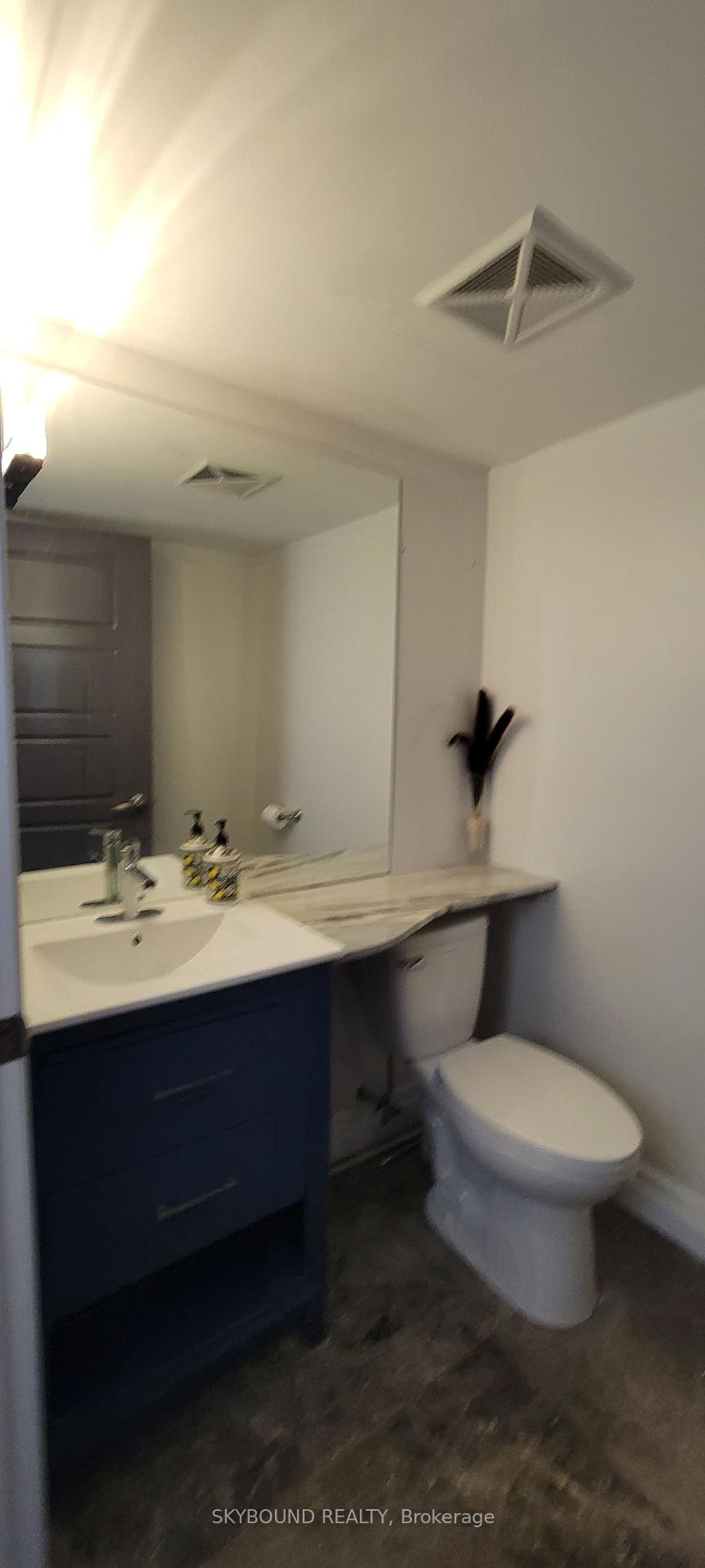 Photo 10 of Unit 919, 1040 The Queensway, Etobicoke, Islington-City Centre West — HOMEH