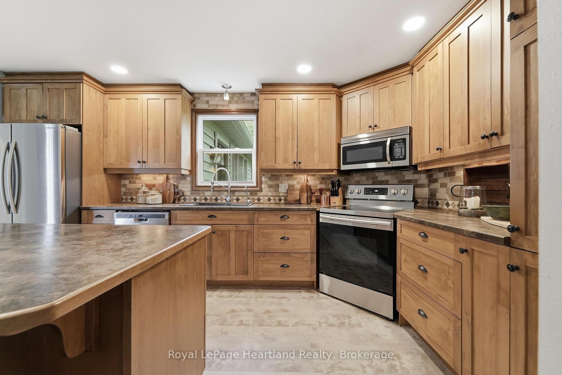 Photo 17 of 23 Park Road, Central Huron, Goderich — HOMEH