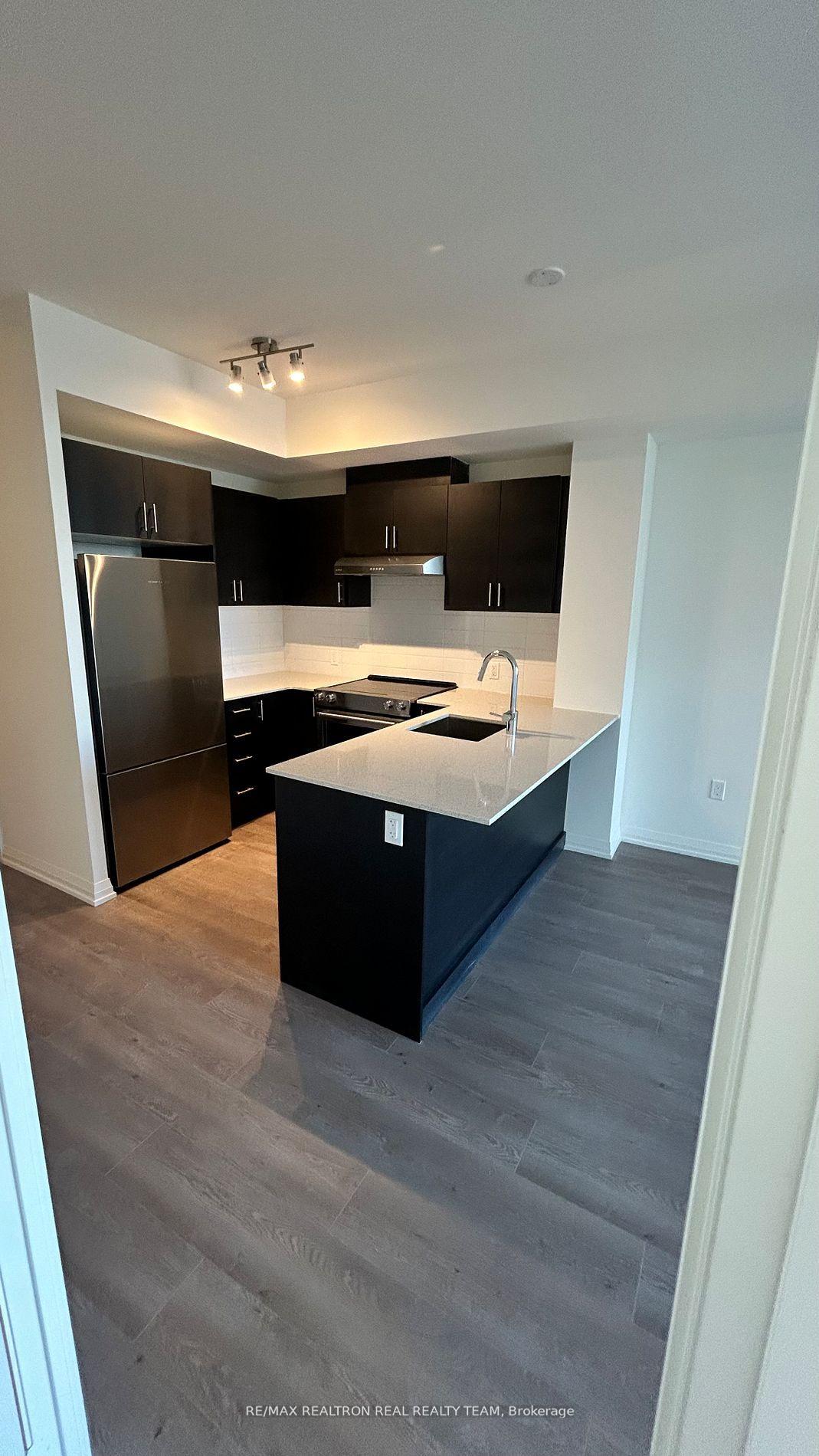 Photo 2 of Unit 418, 8960 Jane Street, Vaughan, Vellore Village — HOMEH