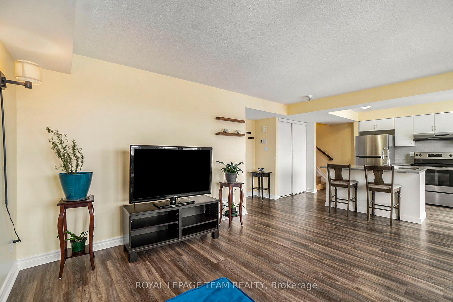 Photo 5 of 283 Infusion Private, Ottawa, Barrhaven - Strandherd — HOMEH