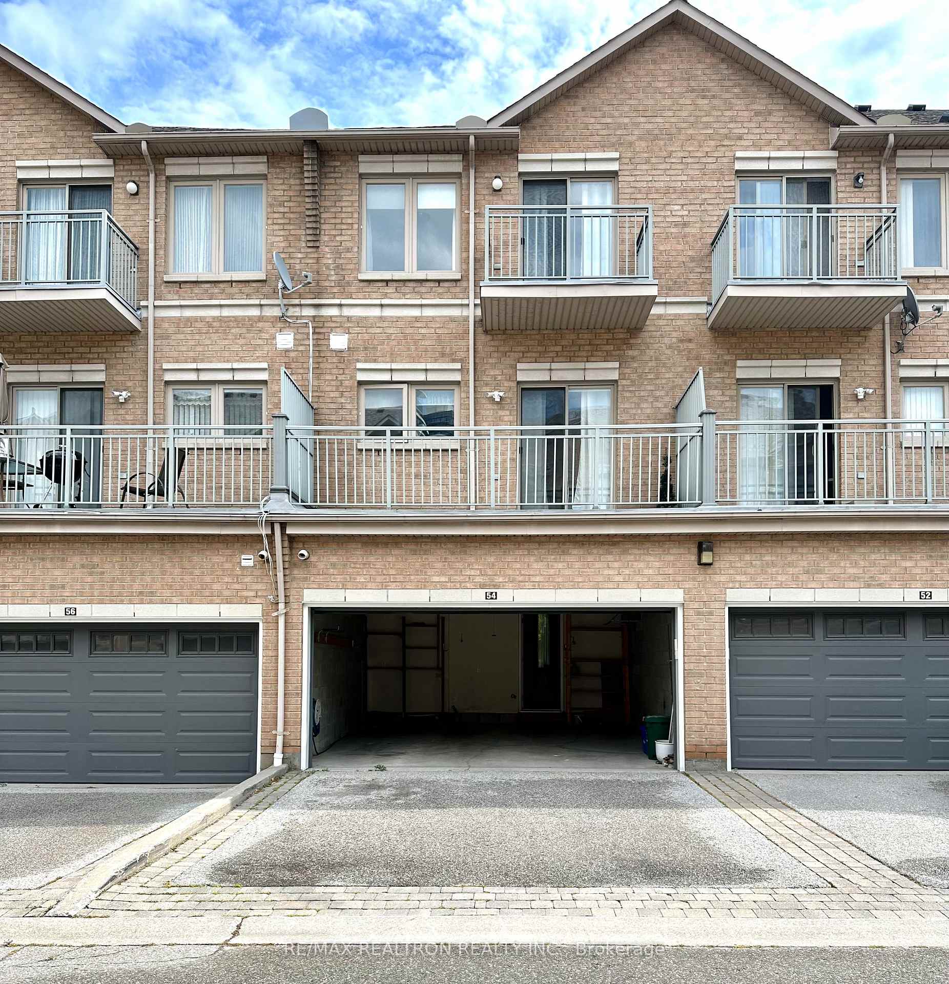 Photo 3 of 54 Times Avenue, Markham, Commerce Valley — HOMEH