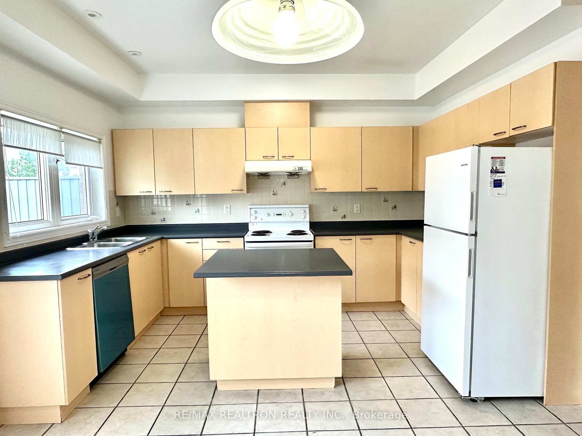 Photo 8 of 54 Times Avenue, Markham, Commerce Valley — HOMEH
