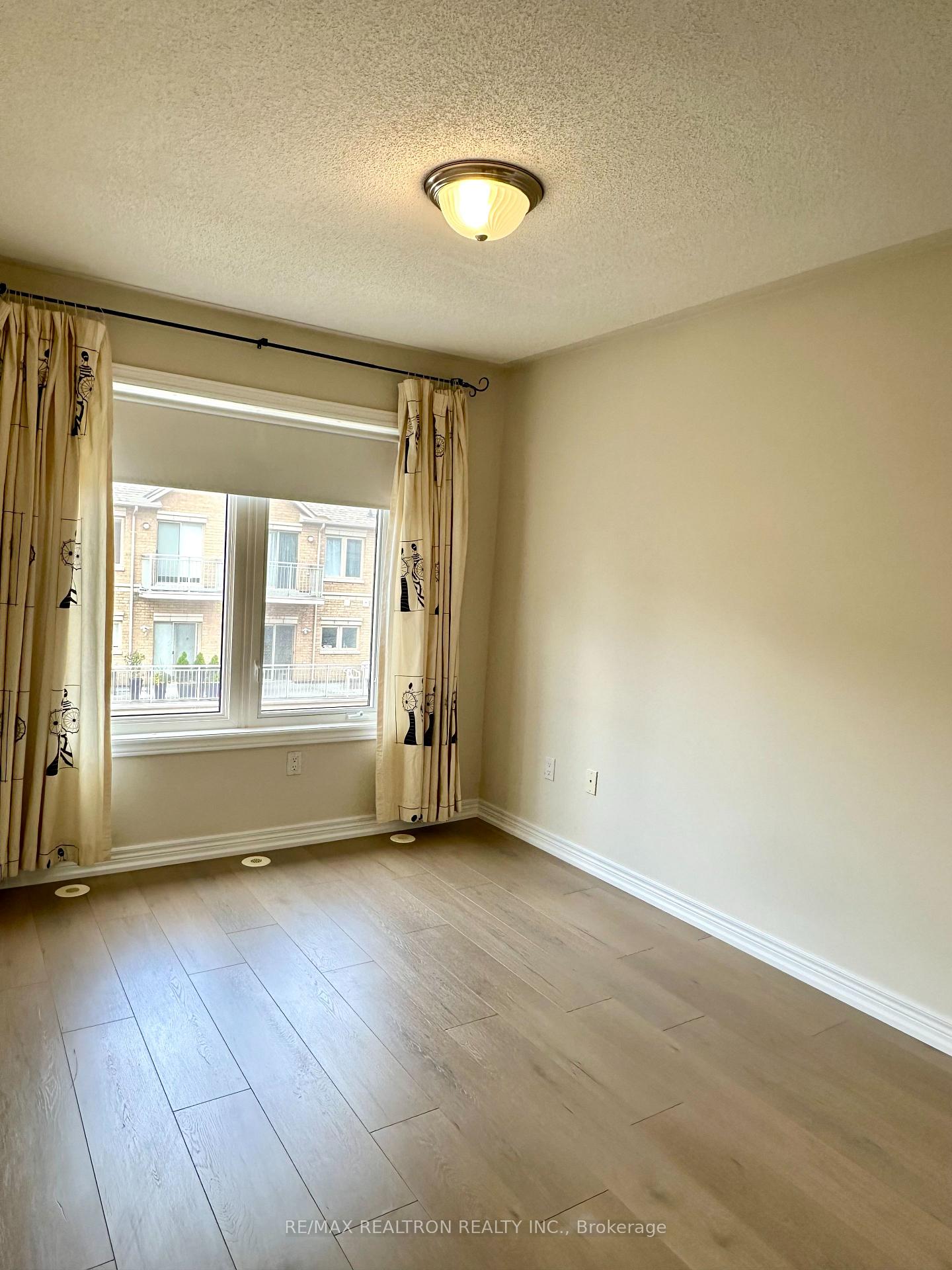 Photo 14 of 54 Times Avenue, Markham, Commerce Valley — HOMEH