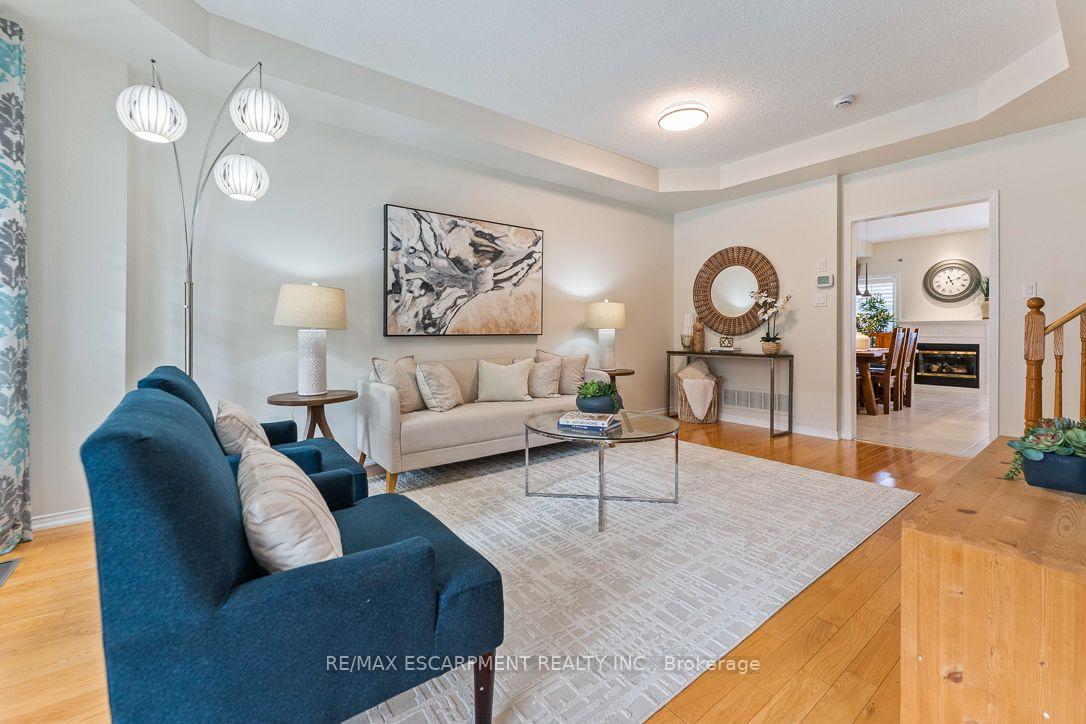 Photo 5 of 253 Gatwick Drive, Oakville, River Oaks — HOMEH