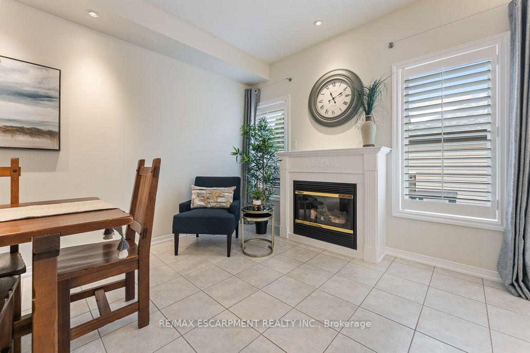 Photo 9 of 253 Gatwick Drive, Oakville, River Oaks — HOMEH