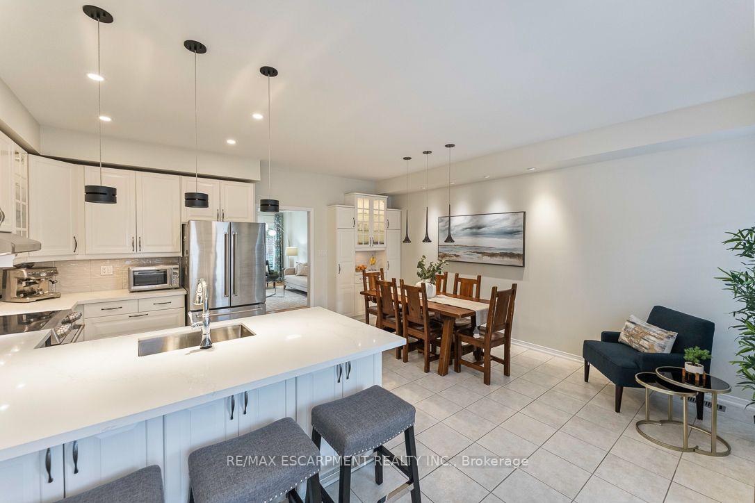 Photo 16 of 253 Gatwick Drive, Oakville, River Oaks — HOMEH
