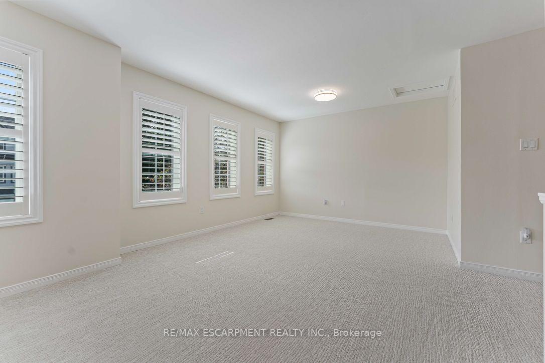 Photo 19 of 253 Gatwick Drive, Oakville, River Oaks — HOMEH