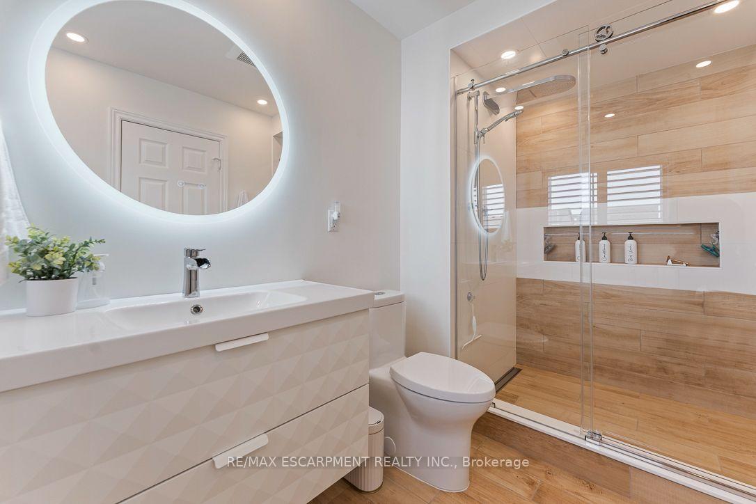 Photo 29 of 253 Gatwick Drive, Oakville, River Oaks — HOMEH