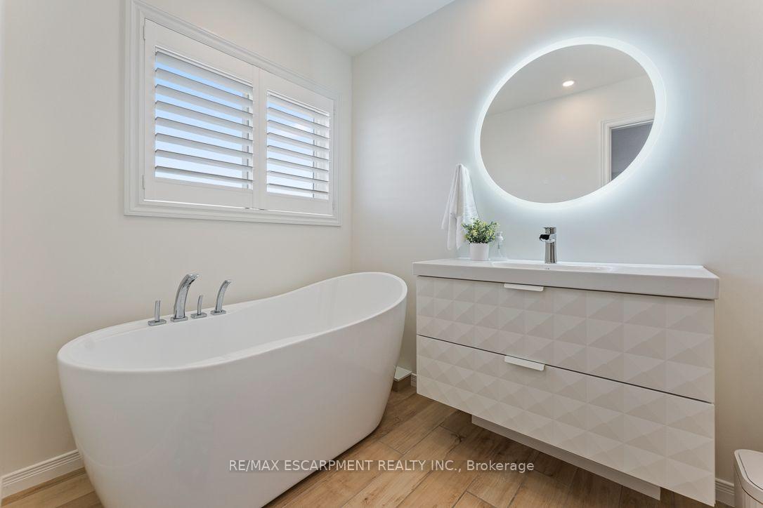 Photo 30 of 253 Gatwick Drive, Oakville, River Oaks — HOMEH