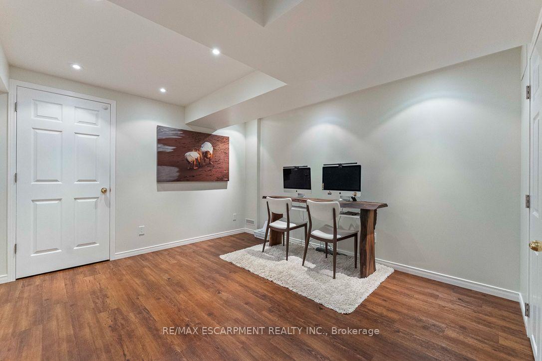 Photo 34 of 253 Gatwick Drive, Oakville, River Oaks — HOMEH