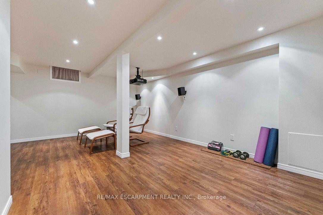 Photo 36 of 253 Gatwick Drive, Oakville, River Oaks — HOMEH