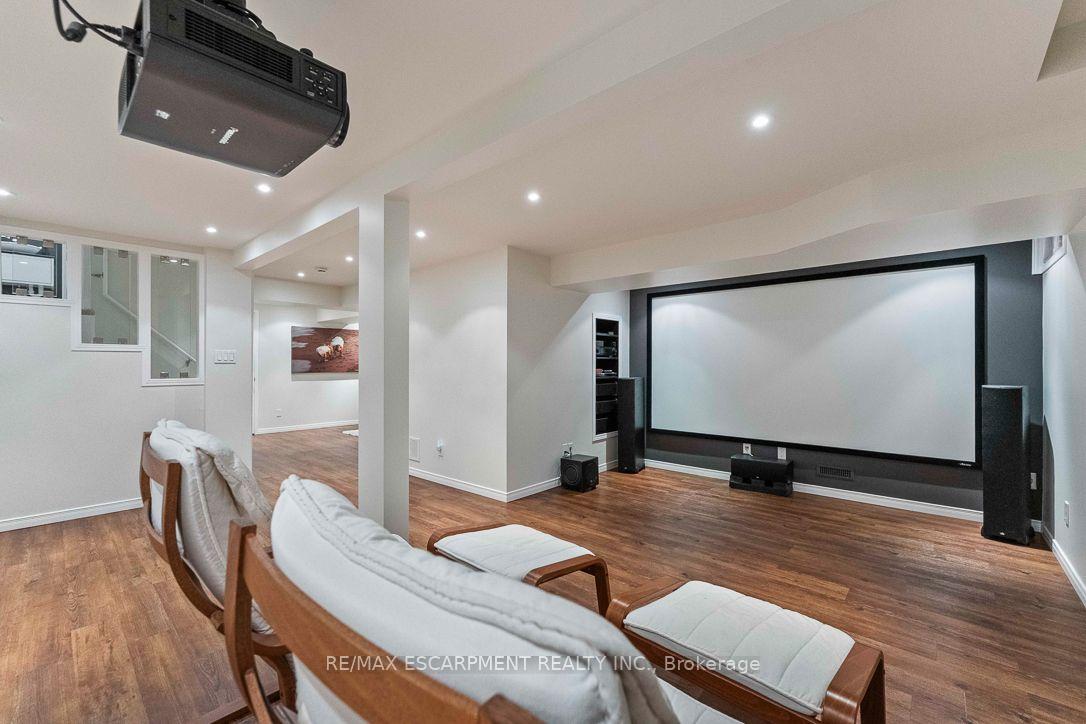 Photo 37 of 253 Gatwick Drive, Oakville, River Oaks — HOMEH