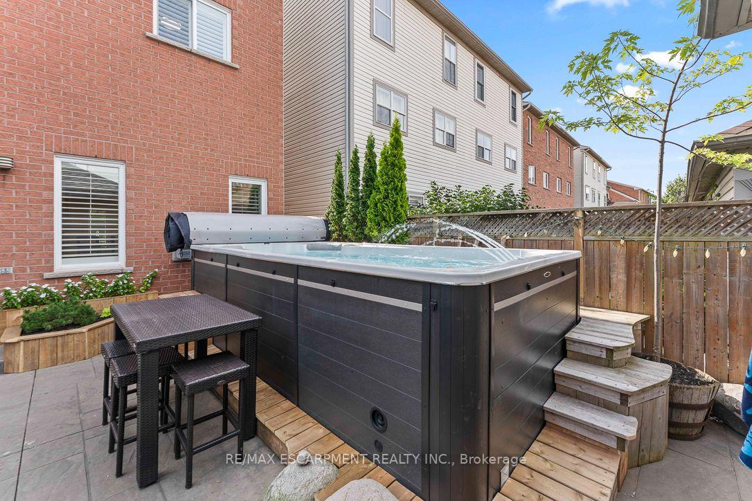 Photo 43 of 253 Gatwick Drive, Oakville, River Oaks — HOMEH