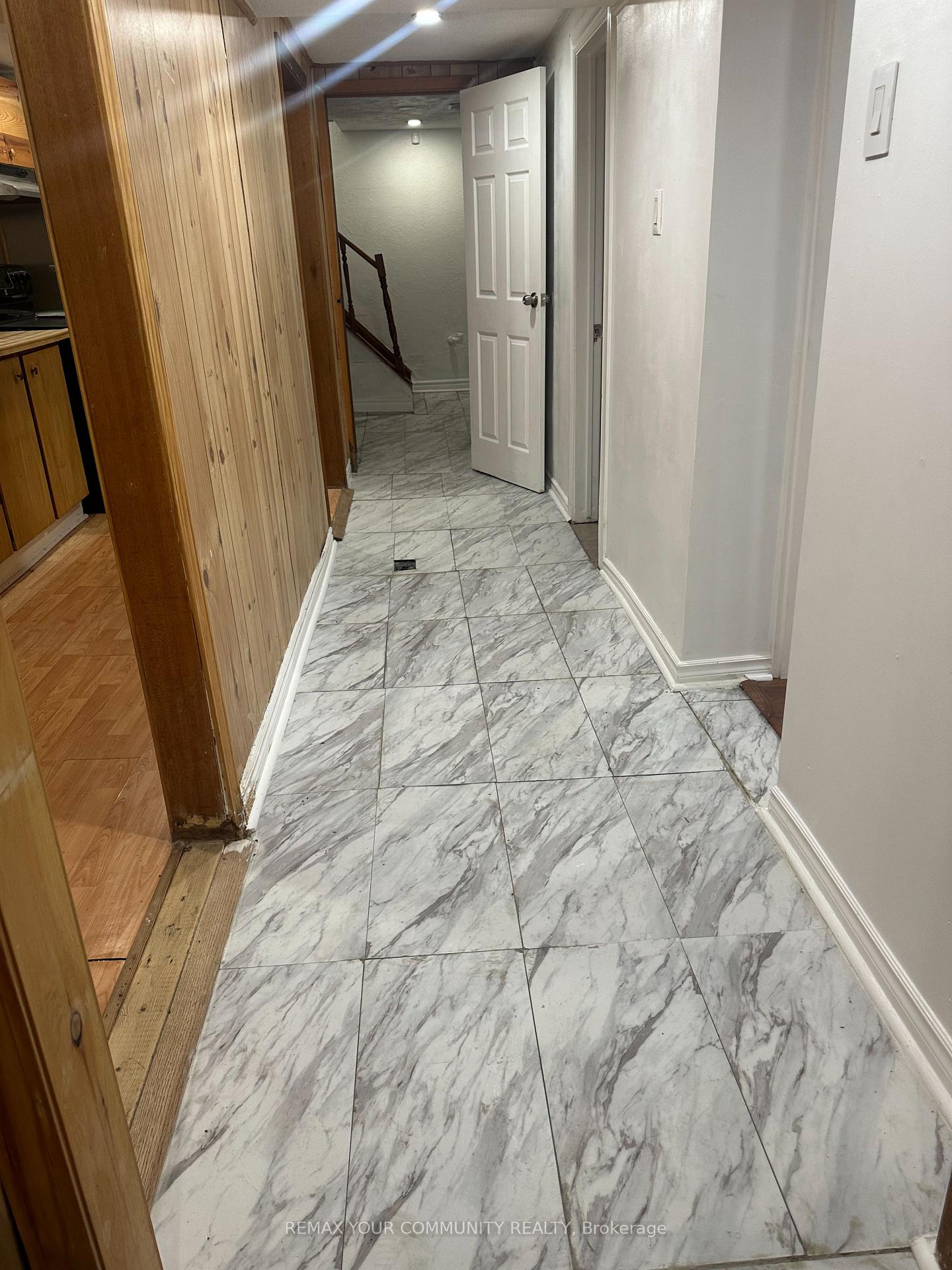 Photo 8 of 25 Ninth Street, Etobicoke, New Toronto — HOMEH