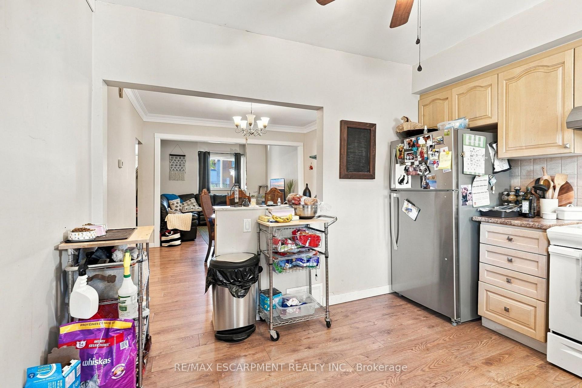 Photo 9 of Unit Upper, 15 Clinton Street, Hamilton, Stipley — HOMEH