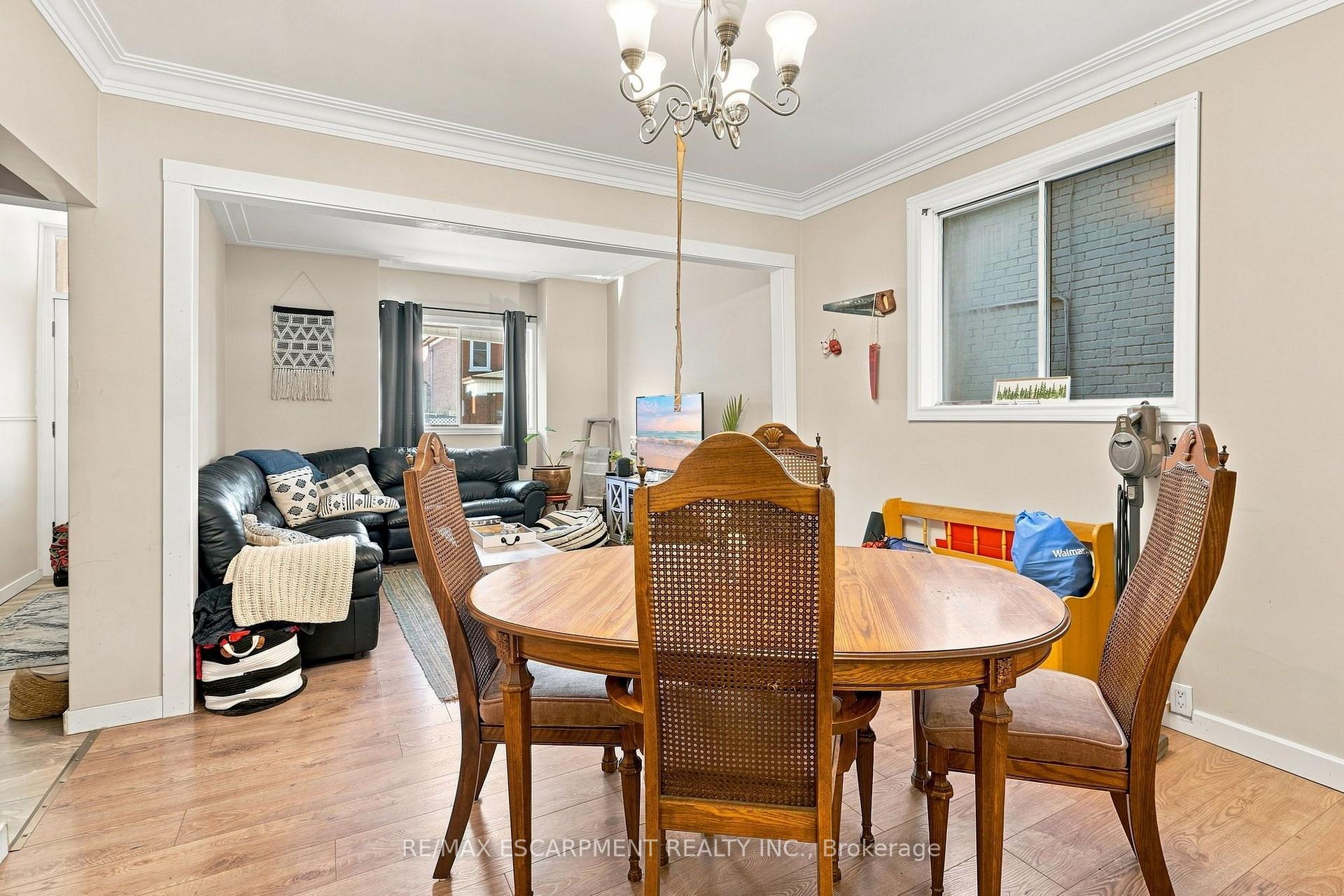 Photo 14 of Unit Upper, 15 Clinton Street, Hamilton, Stipley — HOMEH