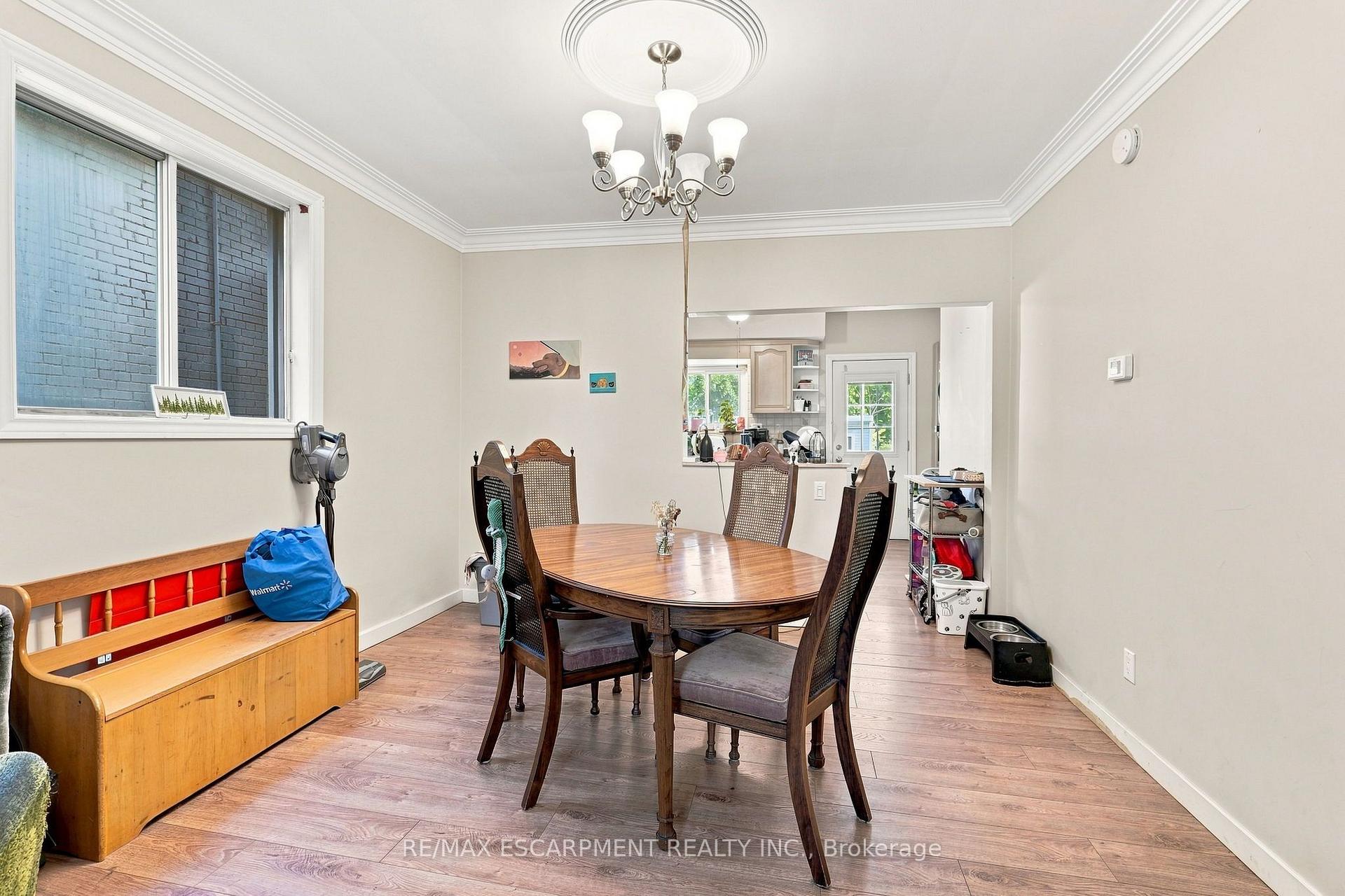 Photo 15 of Unit Upper, 15 Clinton Street, Hamilton, Stipley — HOMEH