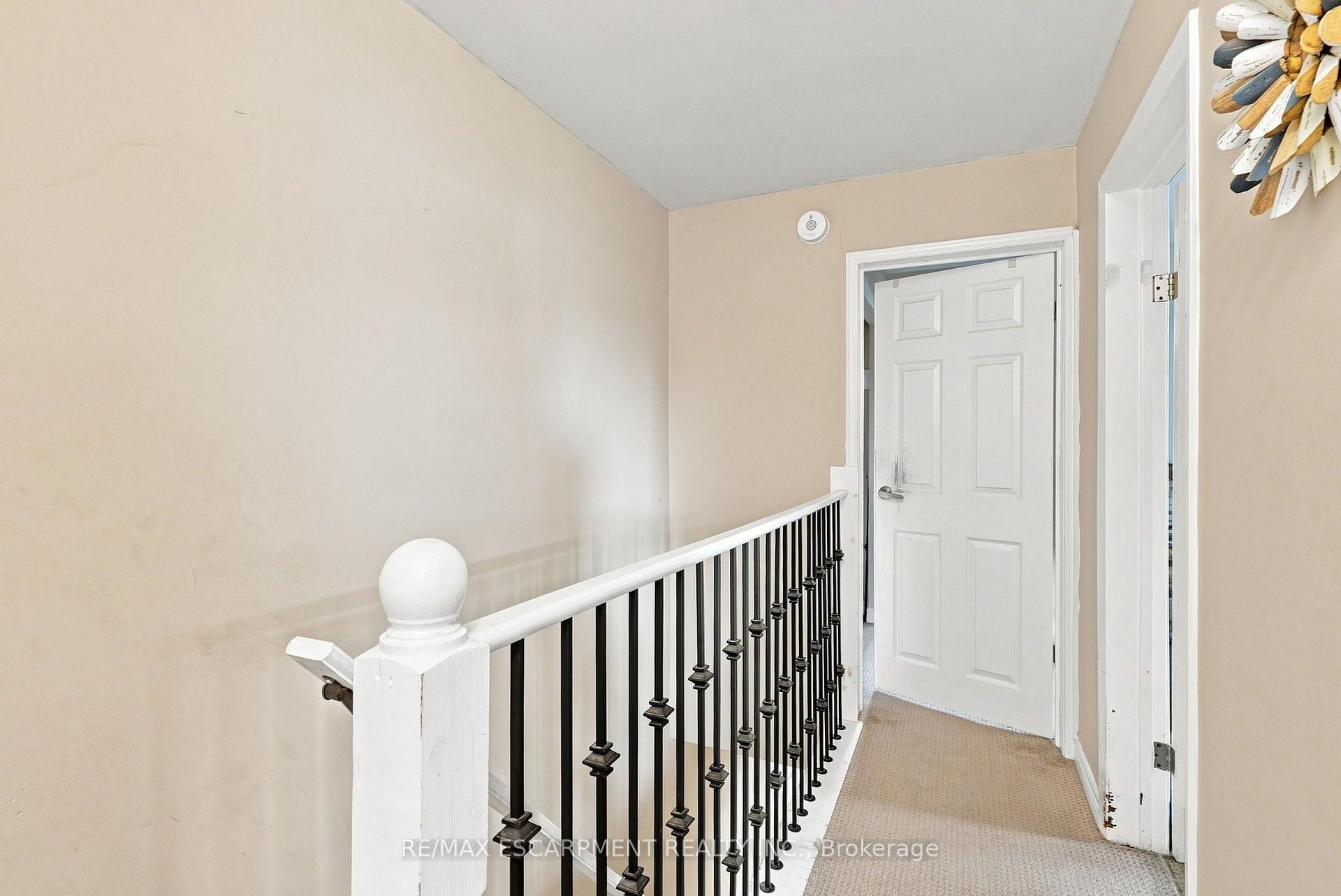 Photo 17 of Unit Upper, 15 Clinton Street, Hamilton, Stipley — HOMEH