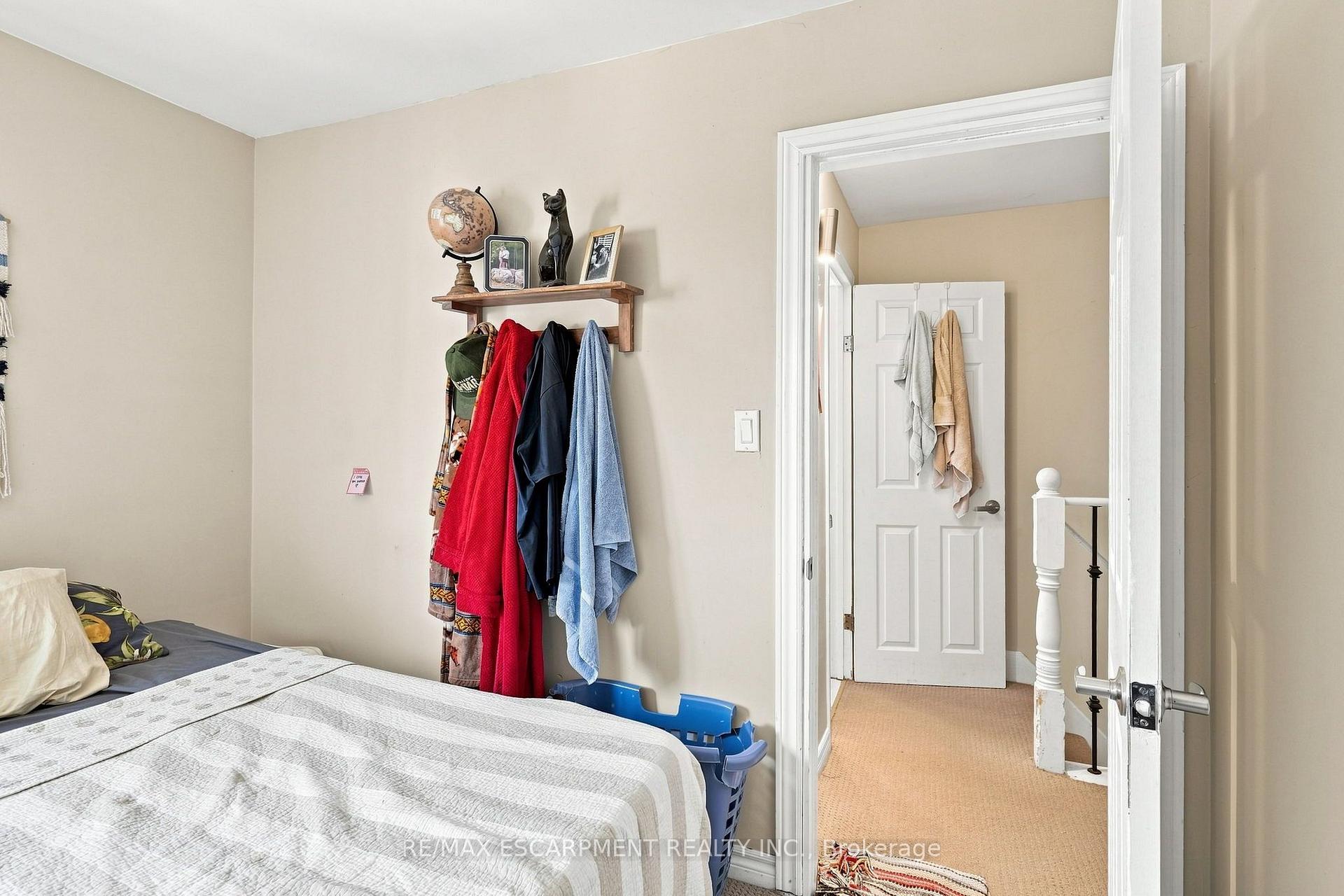 Photo 18 of Unit Upper, 15 Clinton Street, Hamilton, Stipley — HOMEH