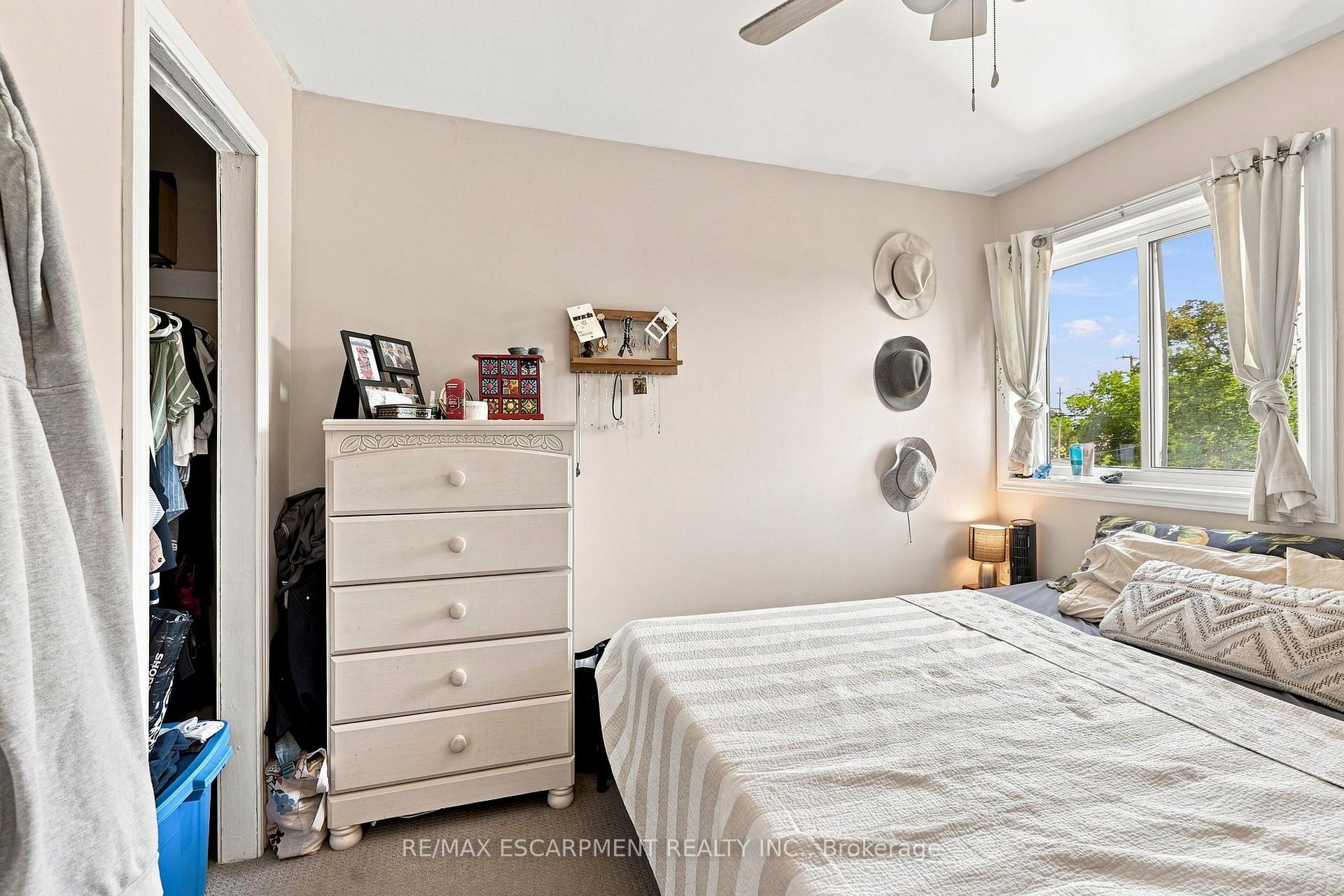 Photo 20 of Unit Upper, 15 Clinton Street, Hamilton, Stipley — HOMEH