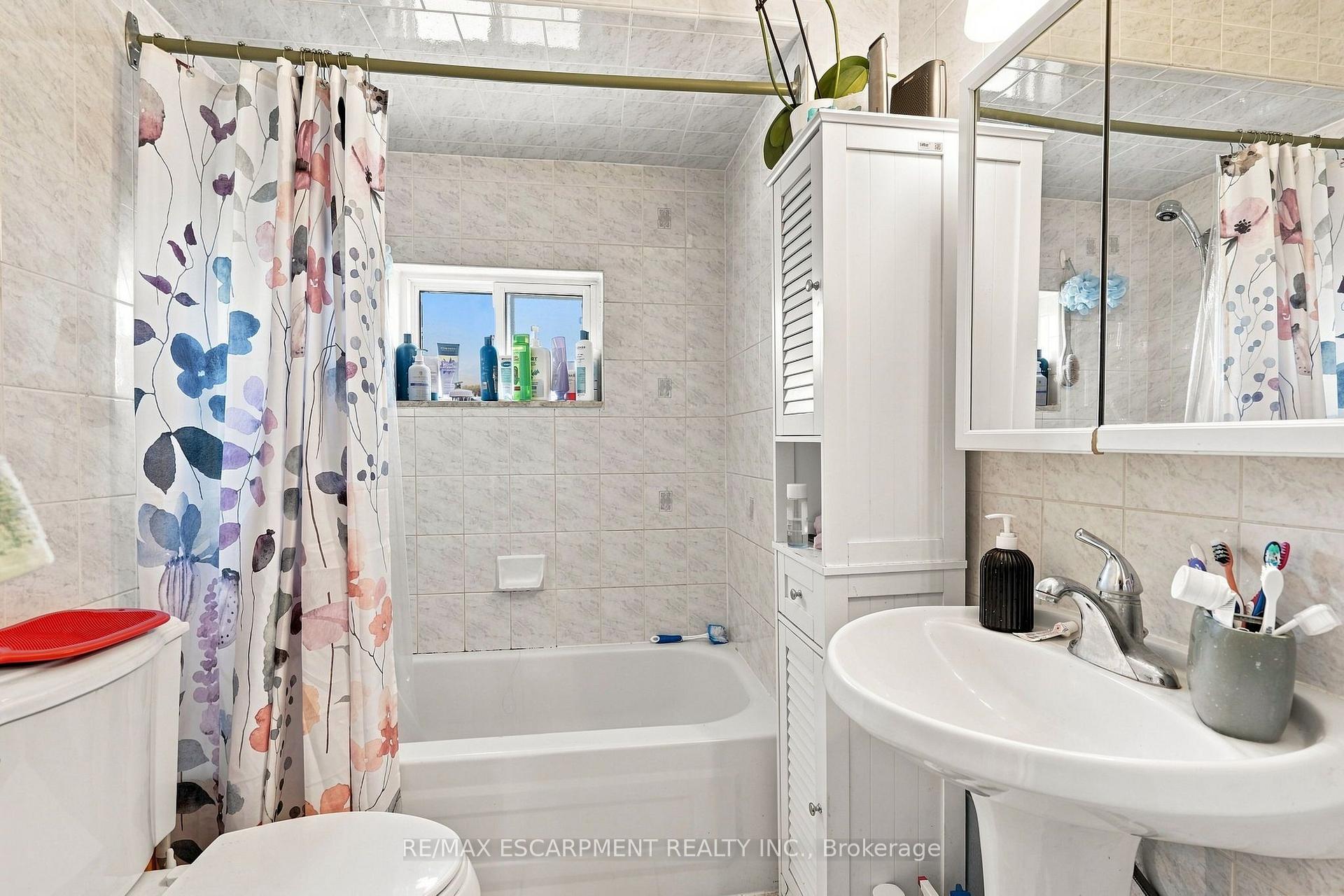 Photo 21 of Unit Upper, 15 Clinton Street, Hamilton, Stipley — HOMEH