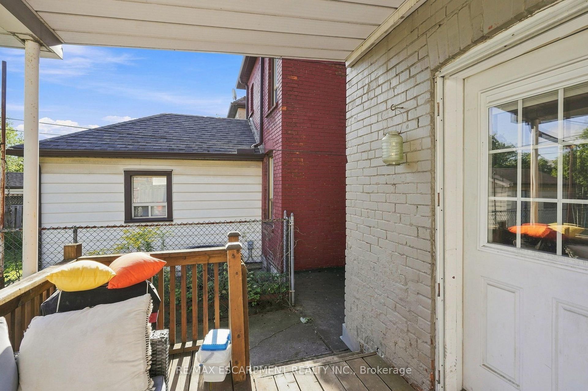 Photo 31 of Unit Upper, 15 Clinton Street, Hamilton, Stipley — HOMEH