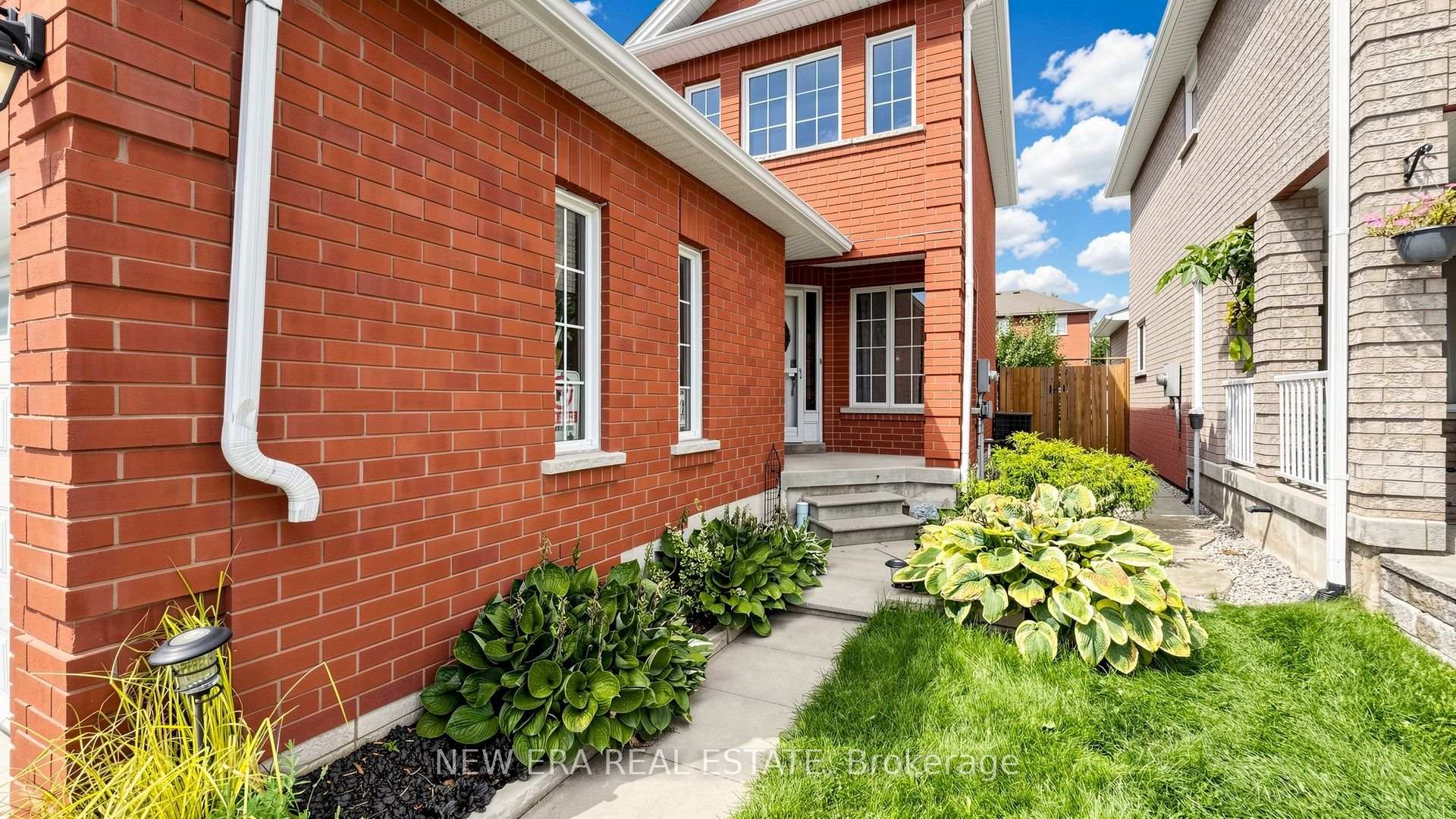 Photo 3 of 28 Preston Avenue, New Tecumseth, Alliston — HOMEH