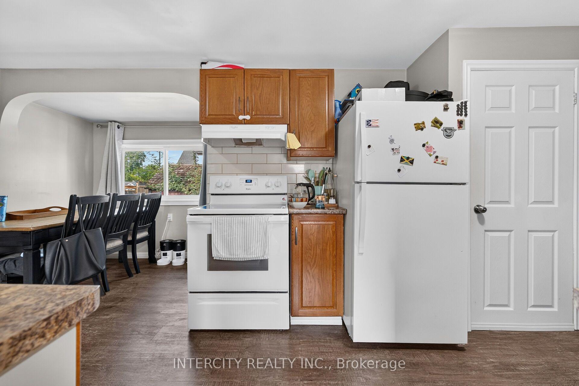 Photo 12 of 20 Kent Street, St. Catharines, Western Hill — HOMEH
