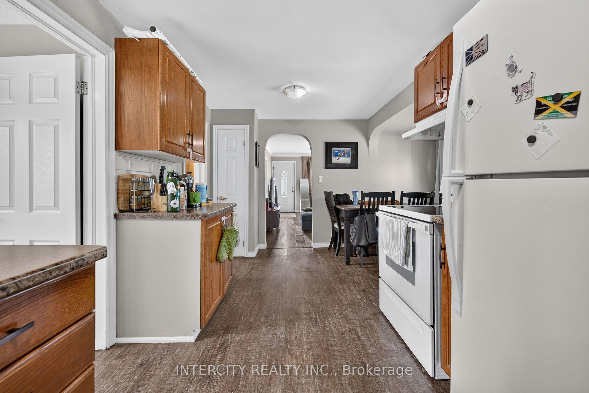 Photo 13 of 20 Kent Street, St. Catharines, Western Hill — HOMEH