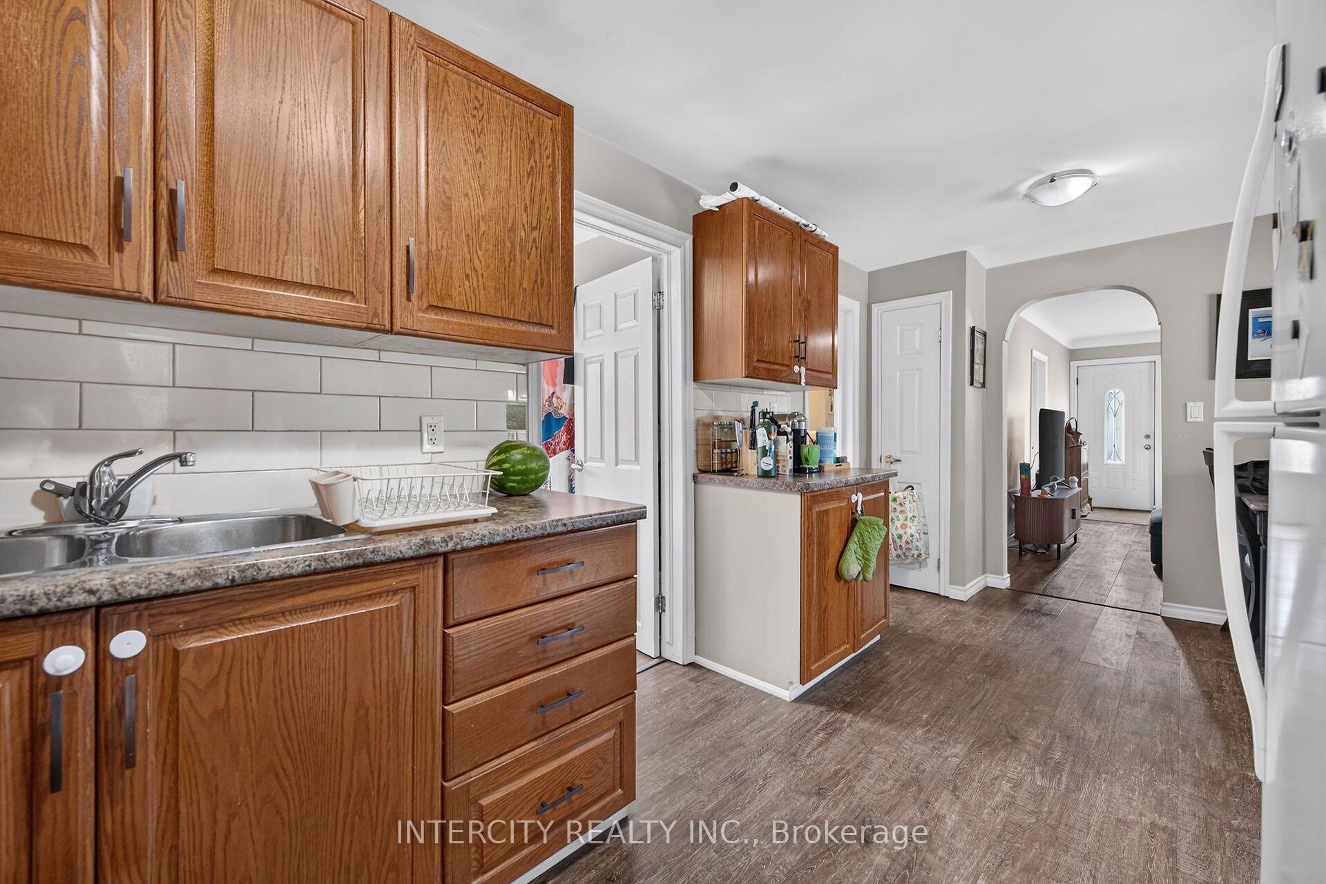 Photo 14 of 20 Kent Street, St. Catharines, Western Hill — HOMEH