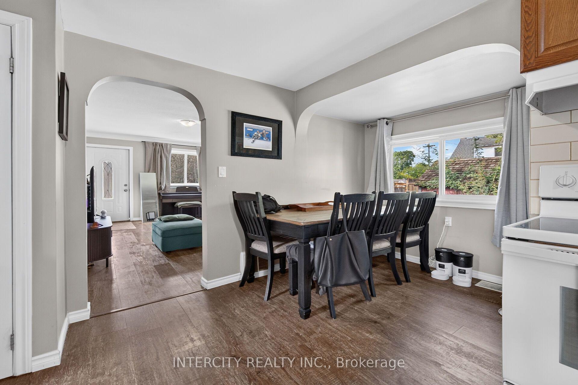 Photo 15 of 20 Kent Street, St. Catharines, Western Hill — HOMEH