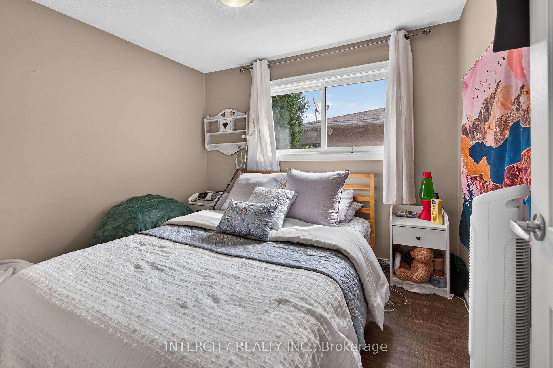 Photo 16 of 20 Kent Street, St. Catharines, Western Hill — HOMEH