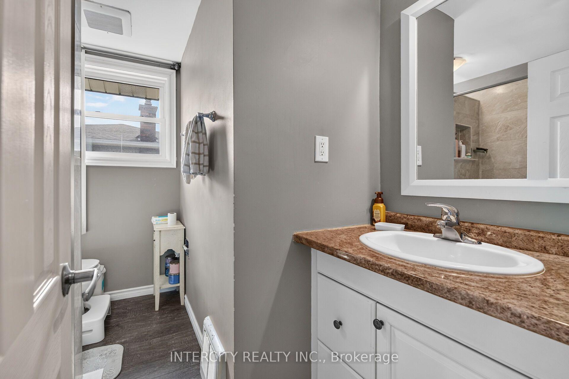 Photo 17 of 20 Kent Street, St. Catharines, Western Hill — HOMEH