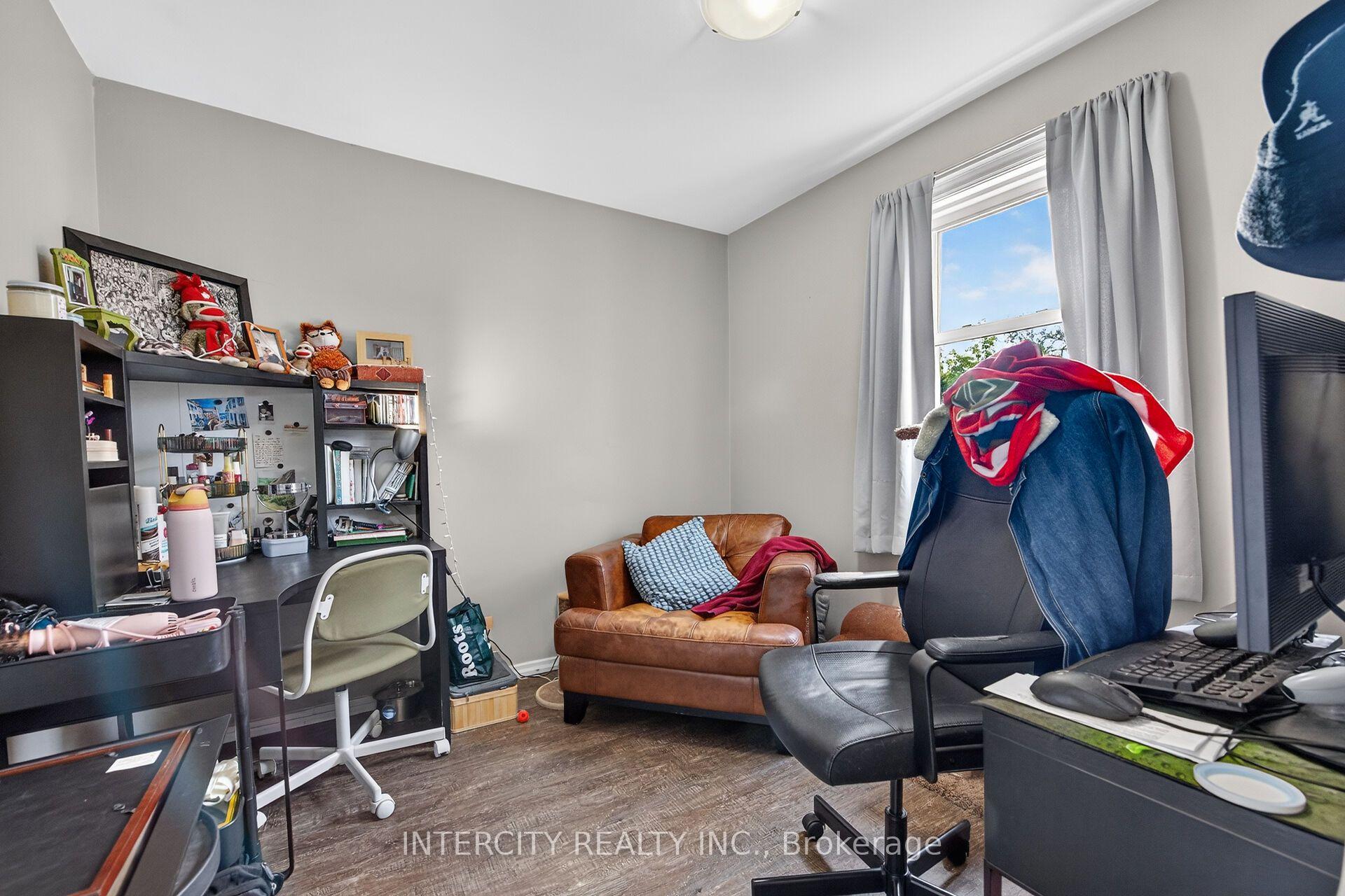 Photo 18 of 20 Kent Street, St. Catharines, Western Hill — HOMEH