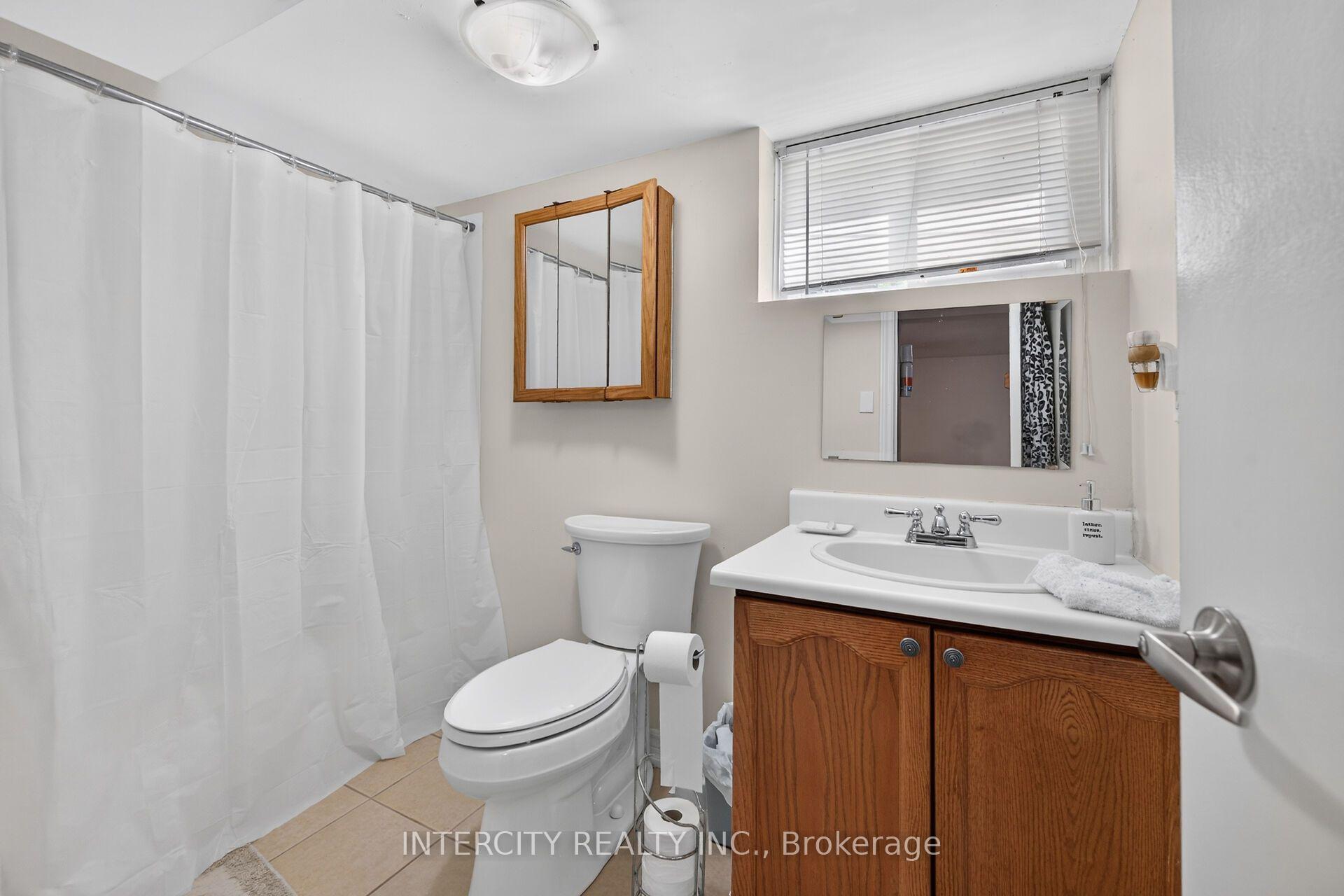 Photo 29 of 20 Kent Street, St. Catharines, Western Hill — HOMEH