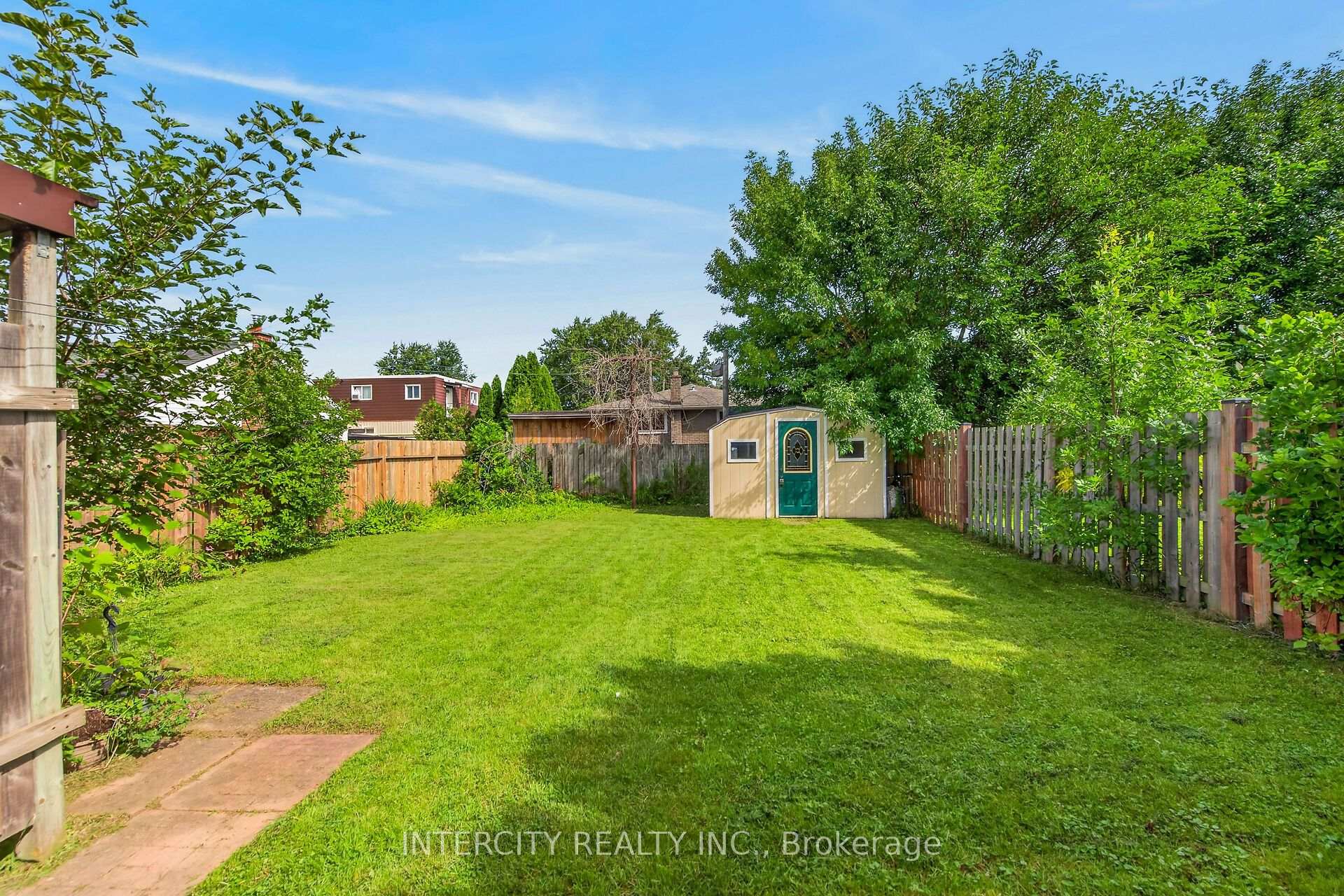 Photo 32 of 20 Kent Street, St. Catharines, Western Hill — HOMEH