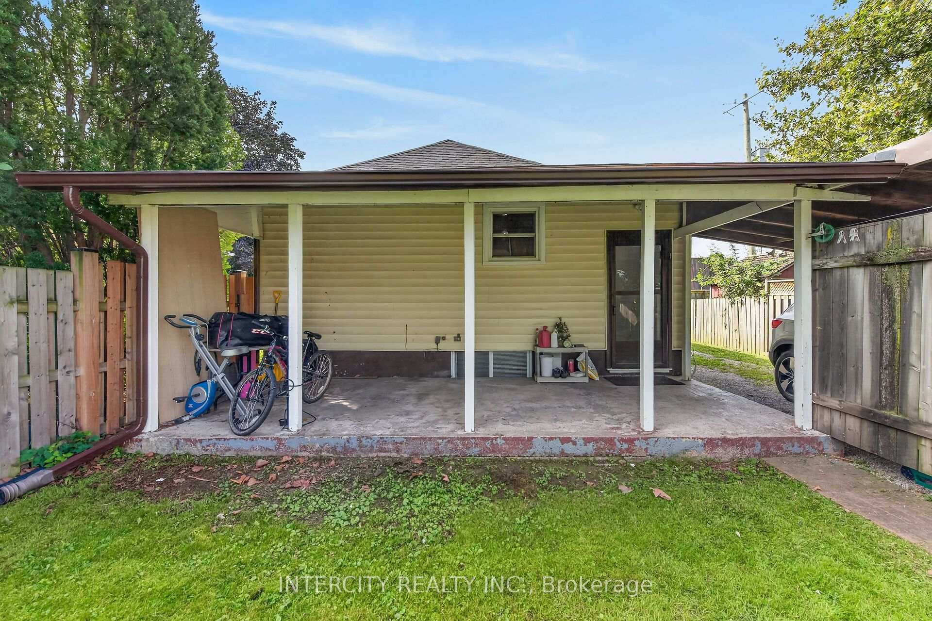 Photo 33 of 20 Kent Street, St. Catharines, Western Hill — HOMEH